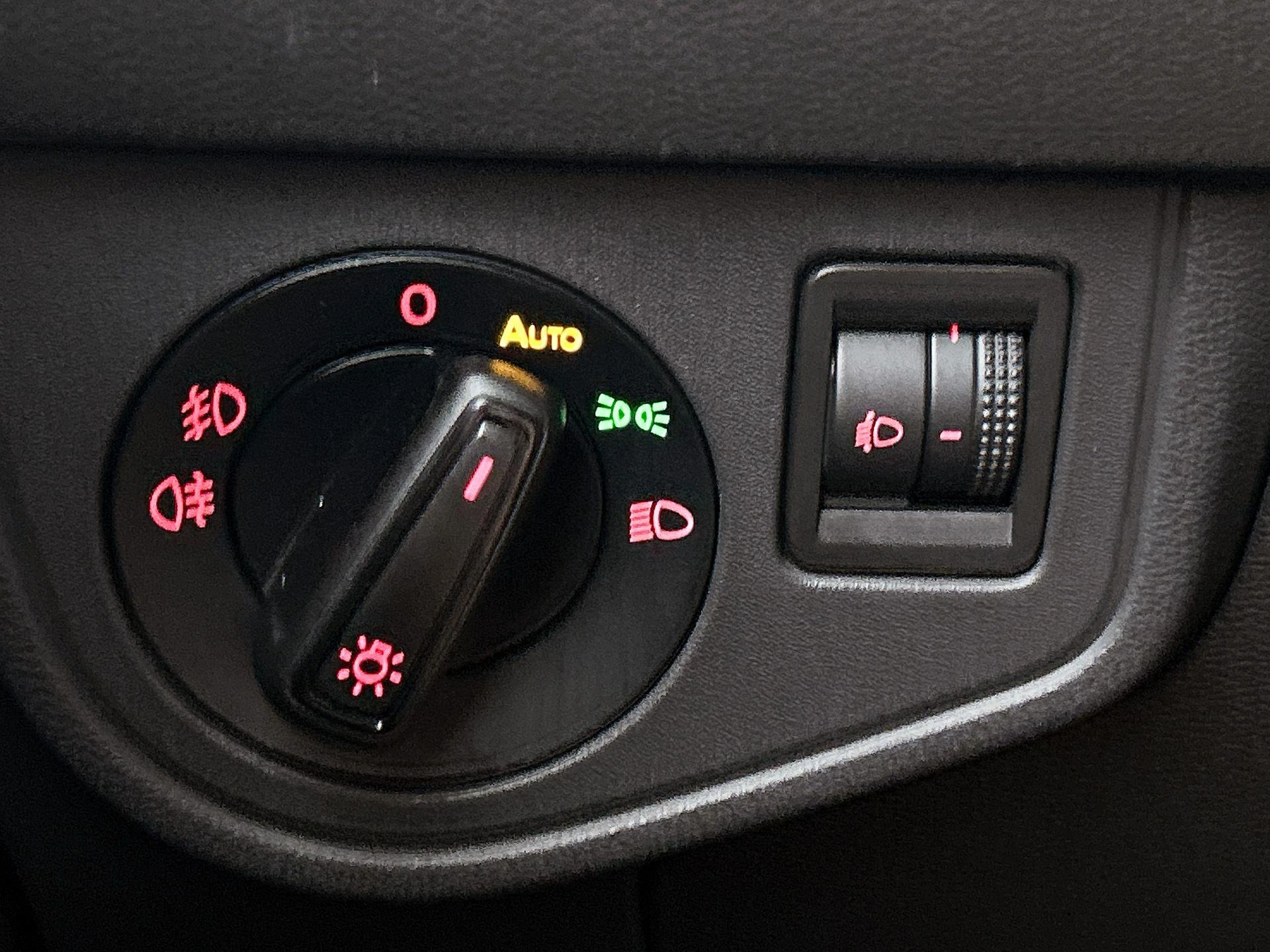 Volkswagen-Polo-image-22