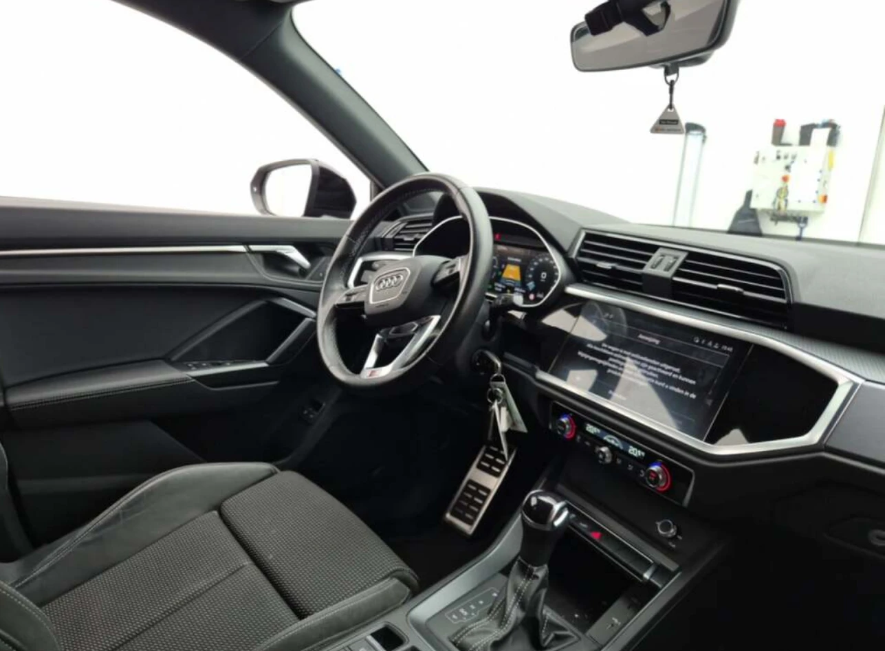 Audi-Q3-image-2