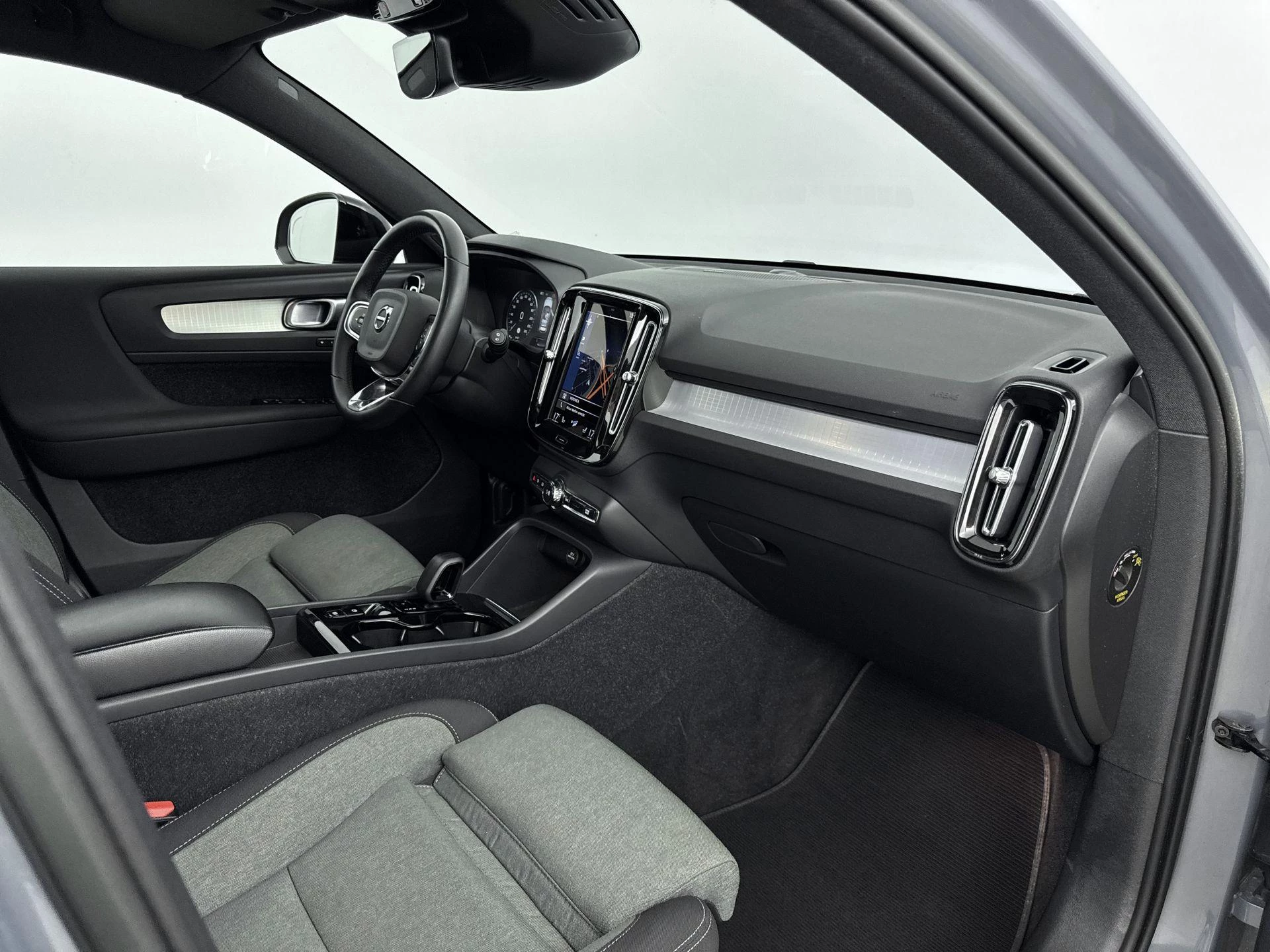 Volvo XC40 1.5 T5 Recharge Plus Dark