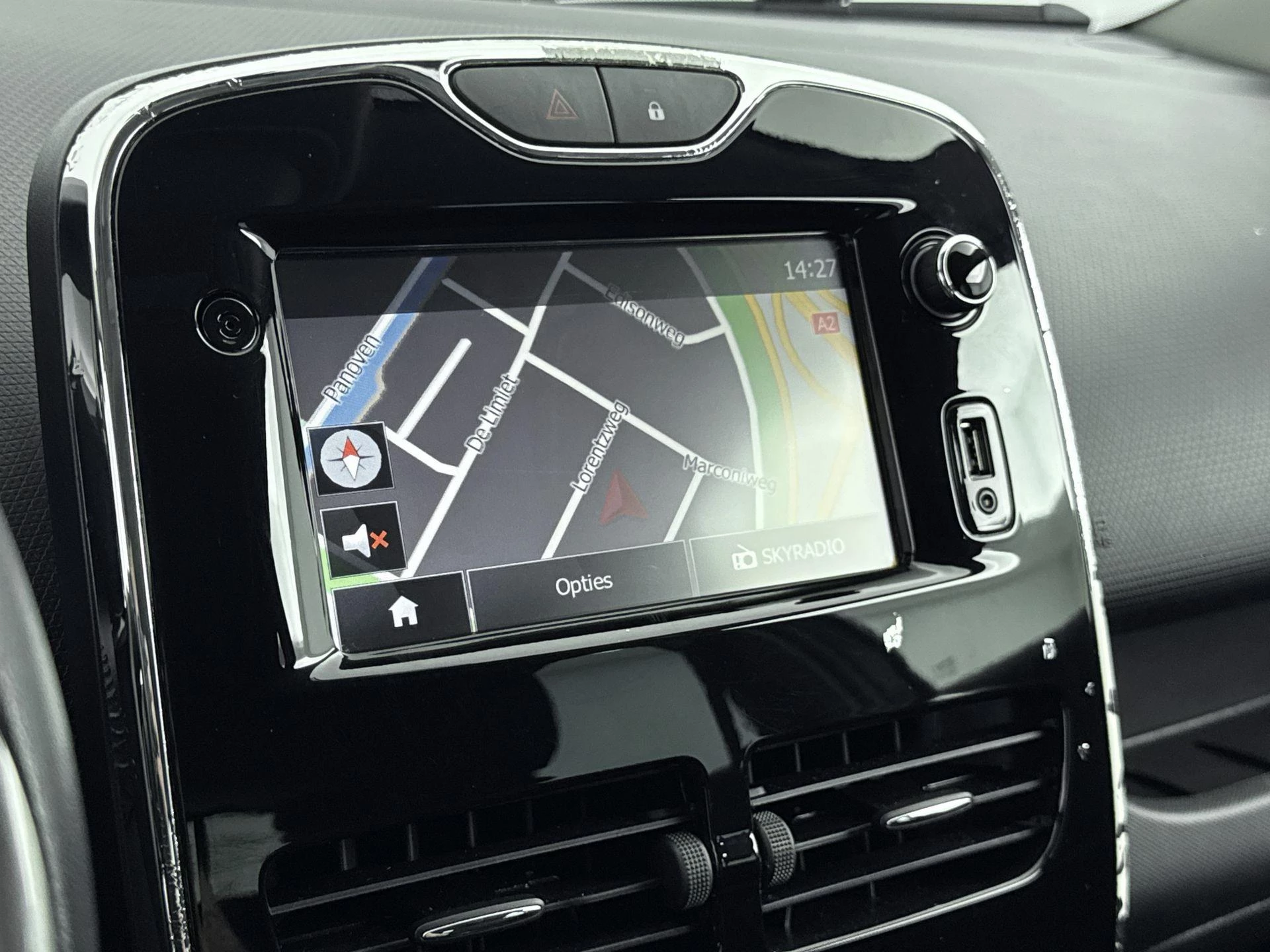 Renault-Clio-image-17