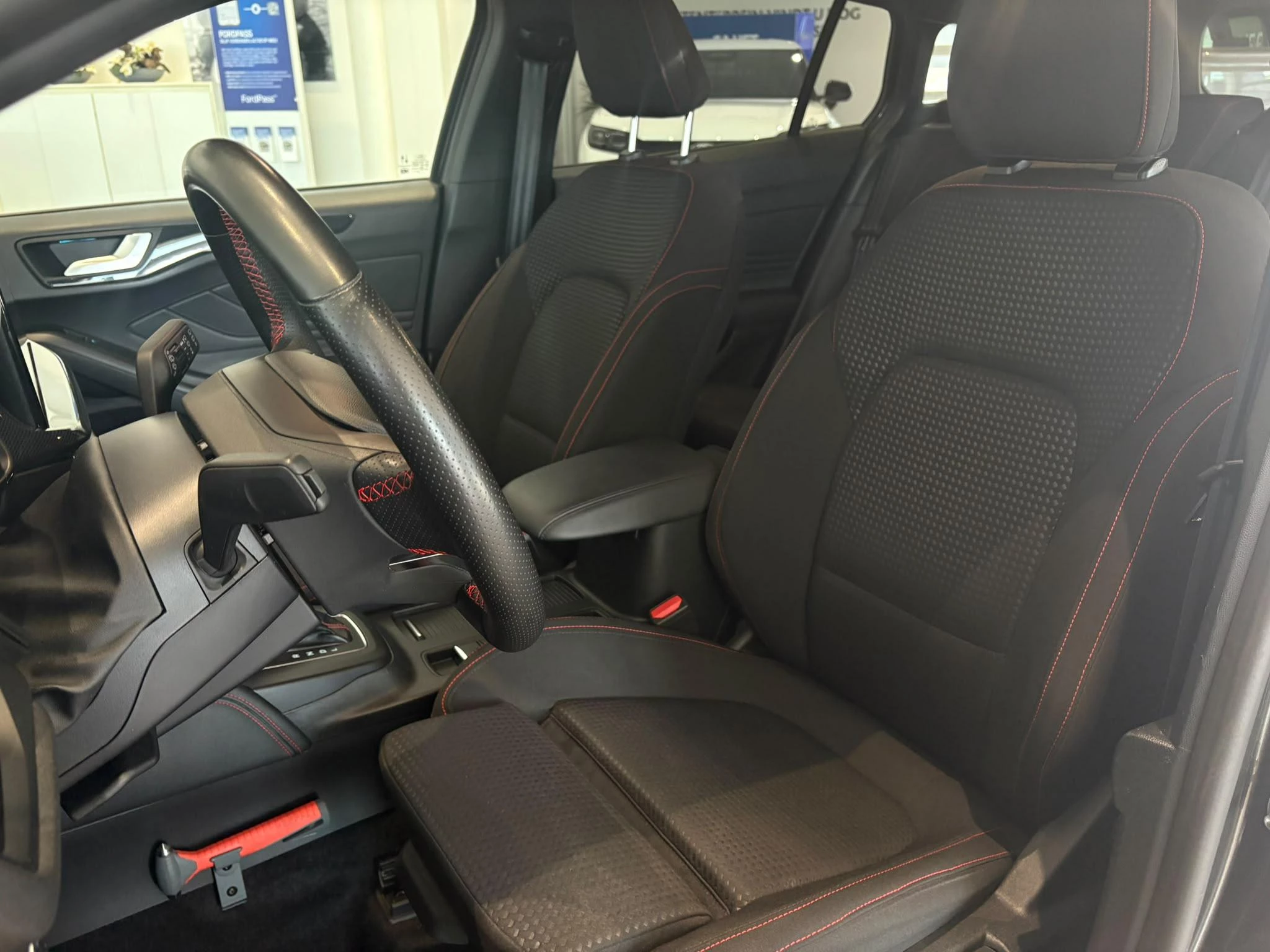 Ford Focus Wagon 1.0 EcoBoost Hybrid ST Line X