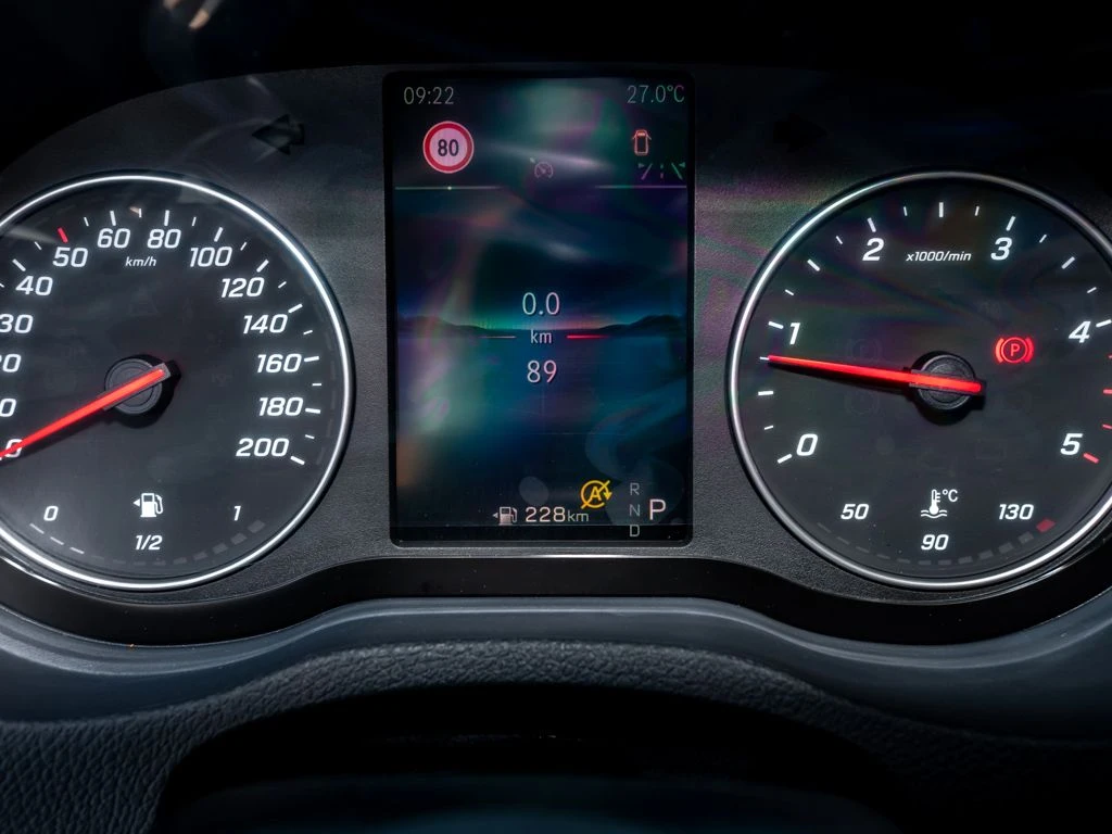 Mercedes-Benz-Sprinter 319-image-14