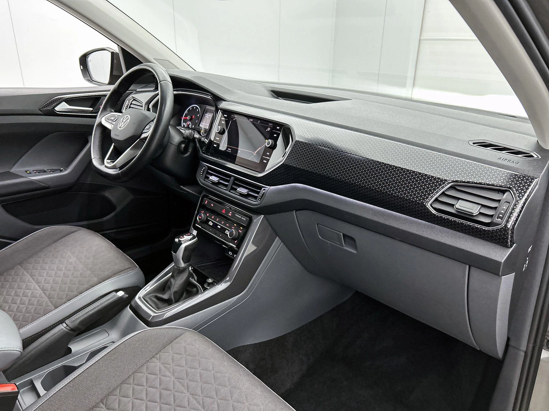 Volkswagen-T-Cross-image-19