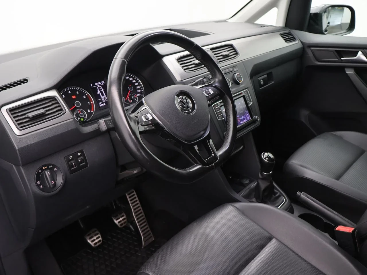 Volkswagen-Caddy-image-8