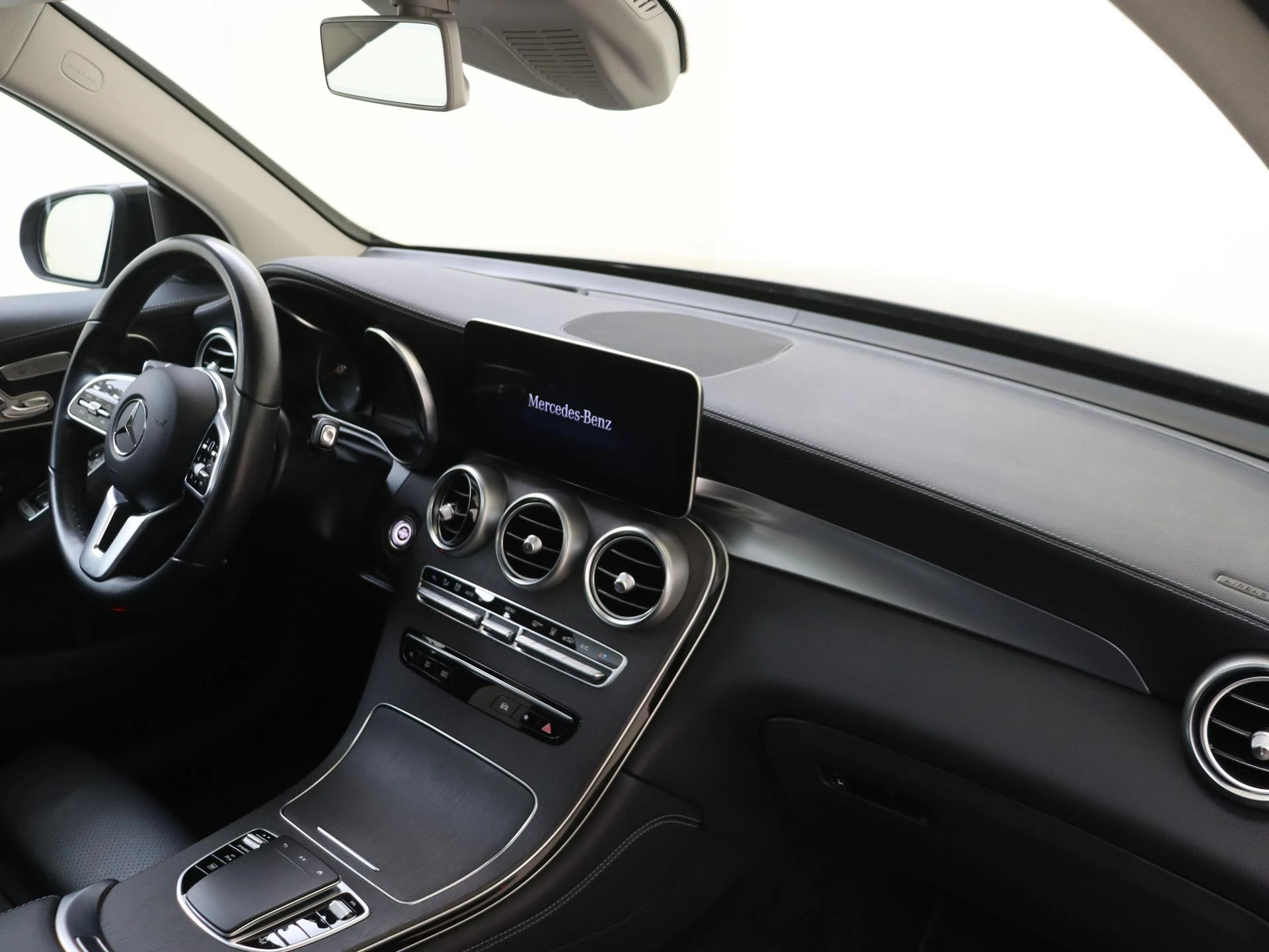 Mercedes-Benz-GLC-image-4