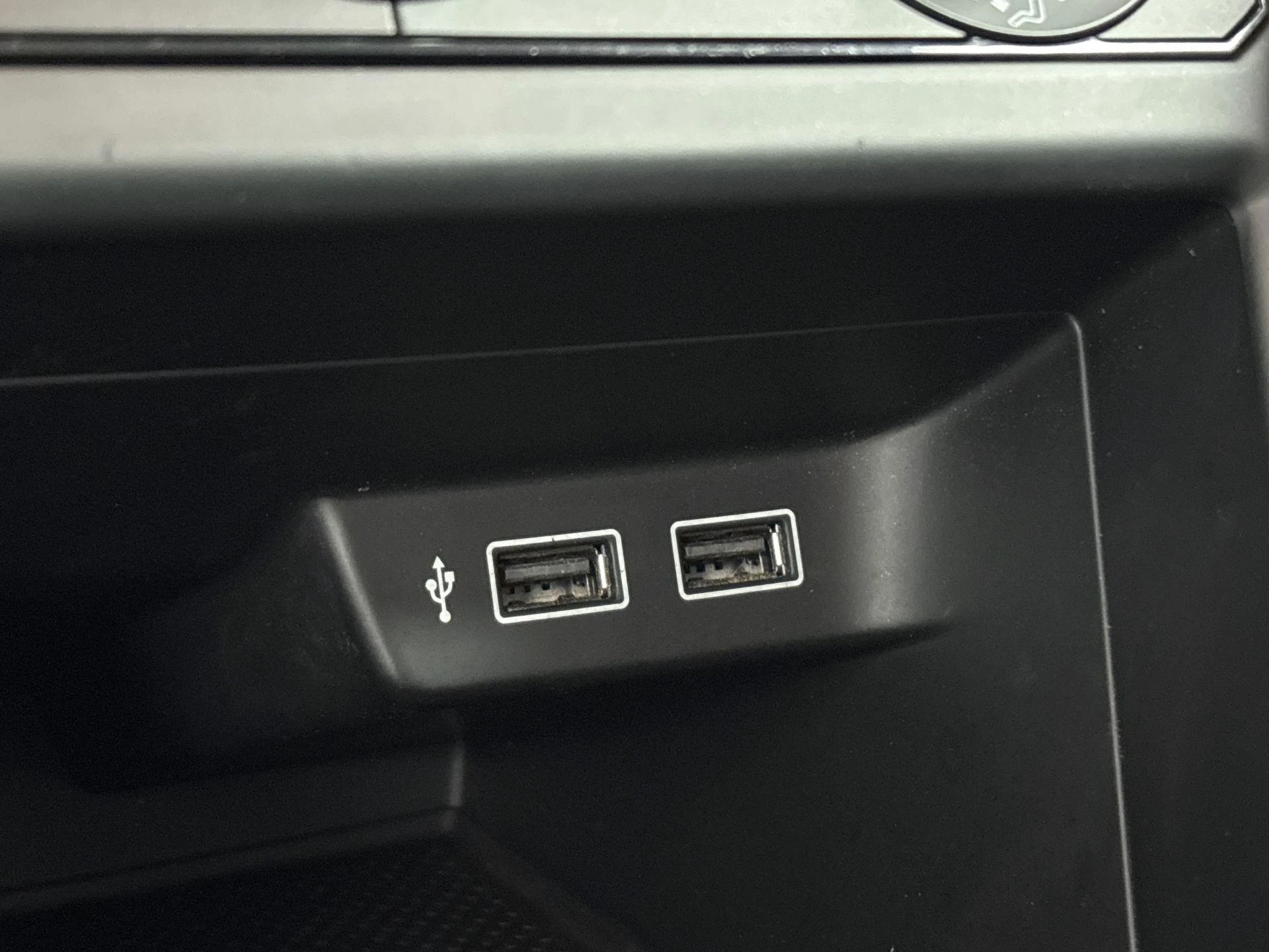 Volkswagen-Polo-image-13