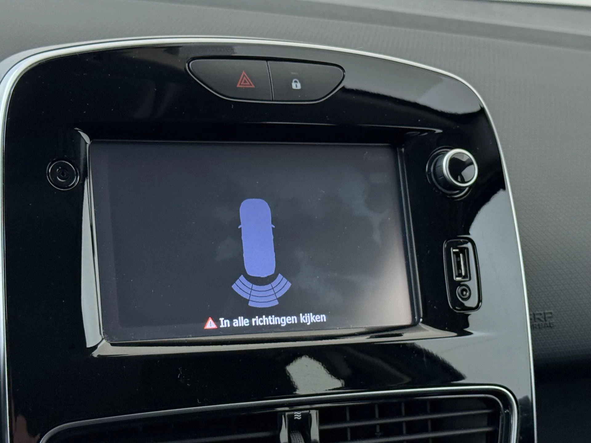 Renault-Clio-image-17