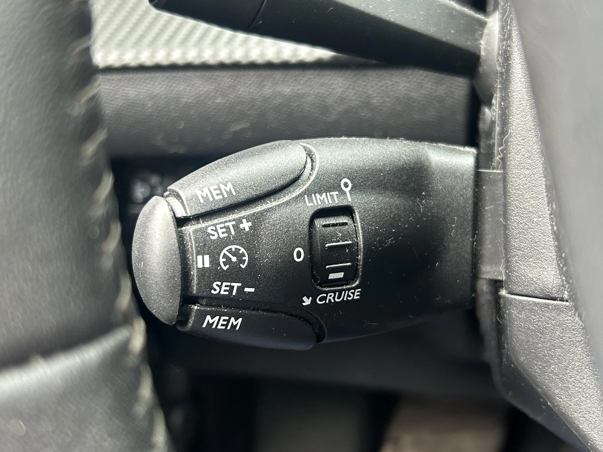 Peugeot-208-image-11
