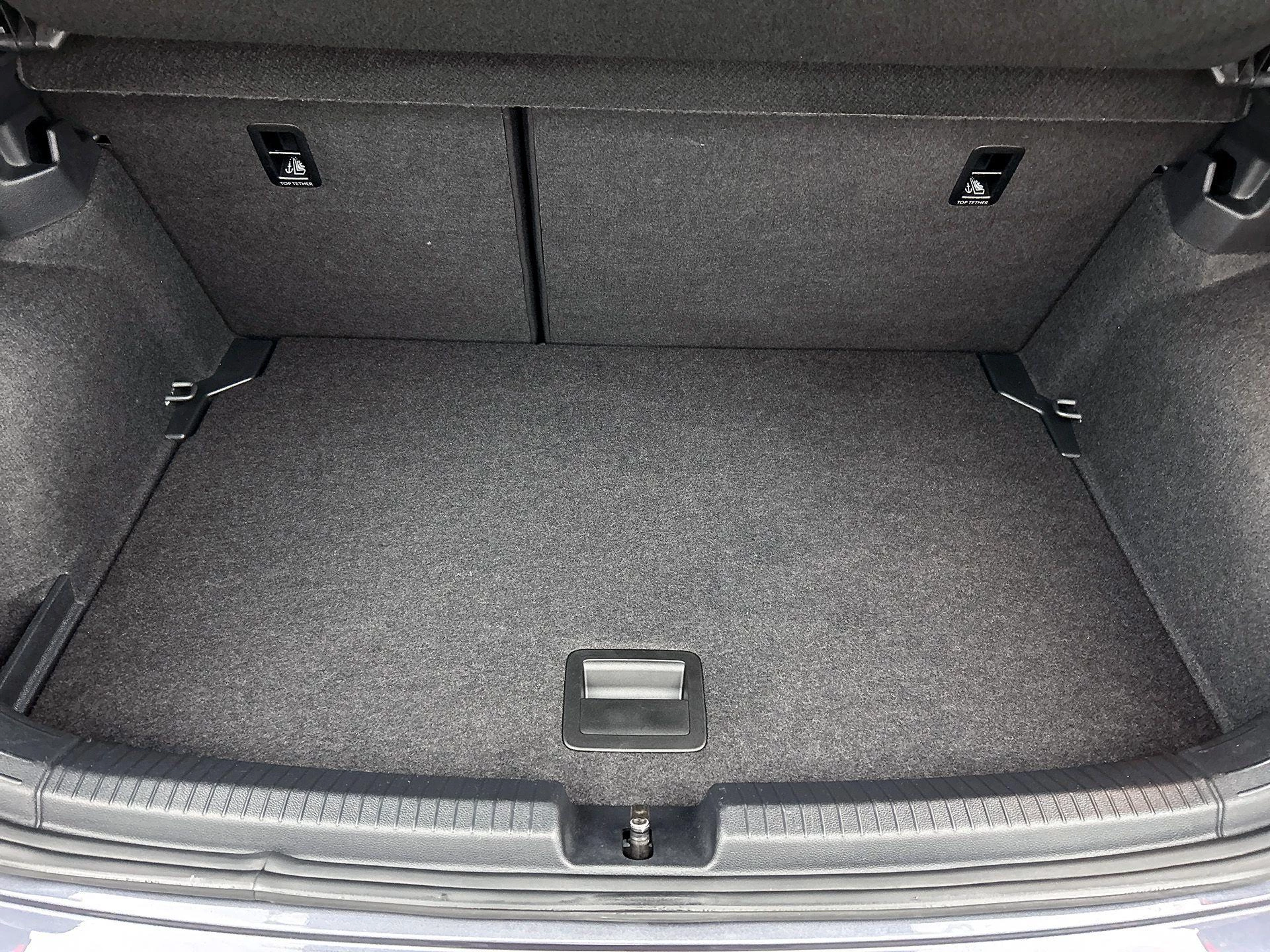 Volkswagen-Polo-image-16