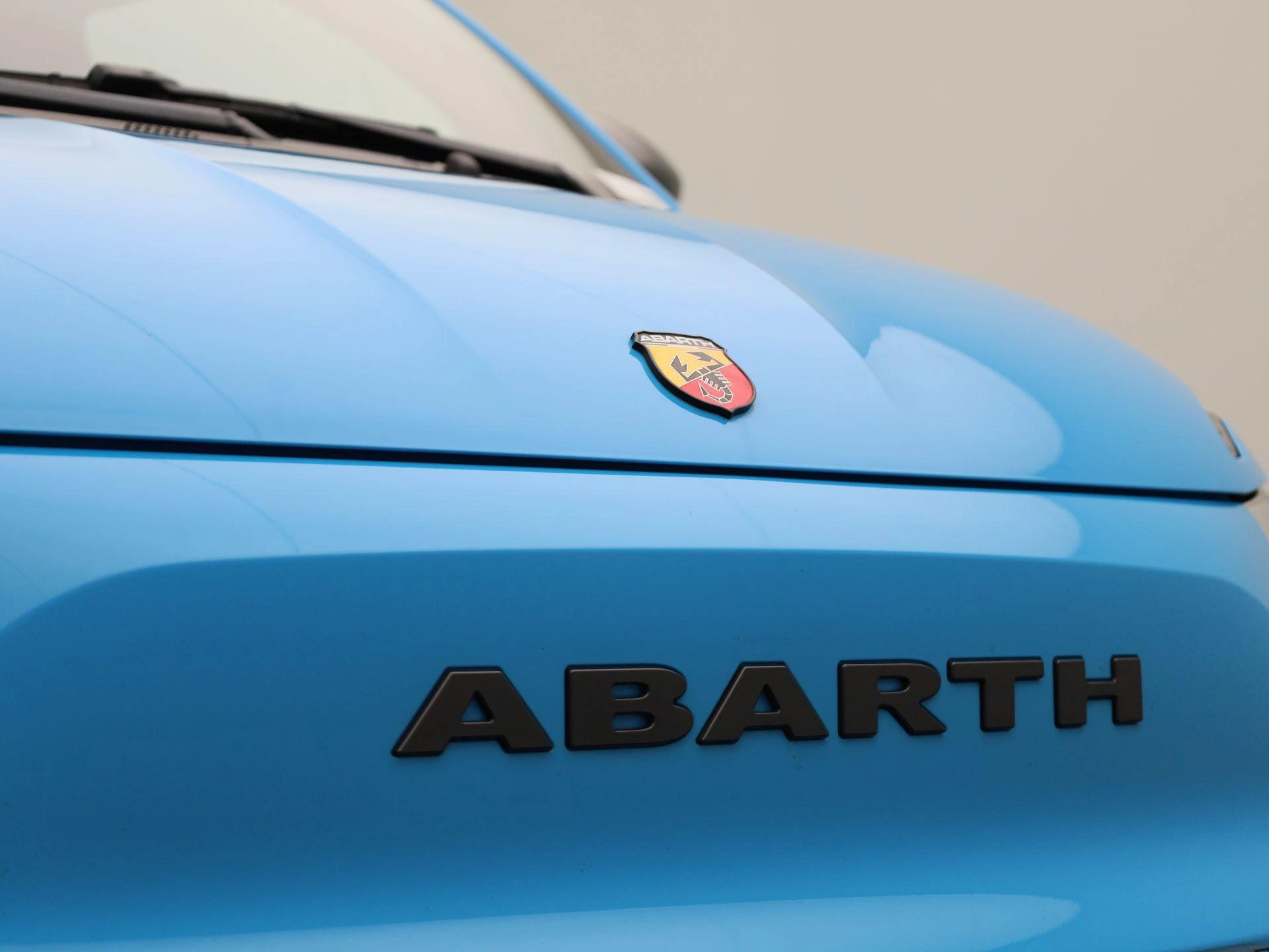 Abarth 500 Abarth Scorpionissima 42 kWh