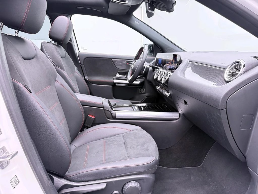 Mercedes-Benz-GLA-image-6