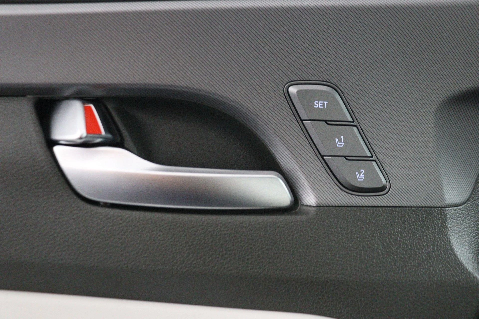 Hyundai-Santa Fe-image-50