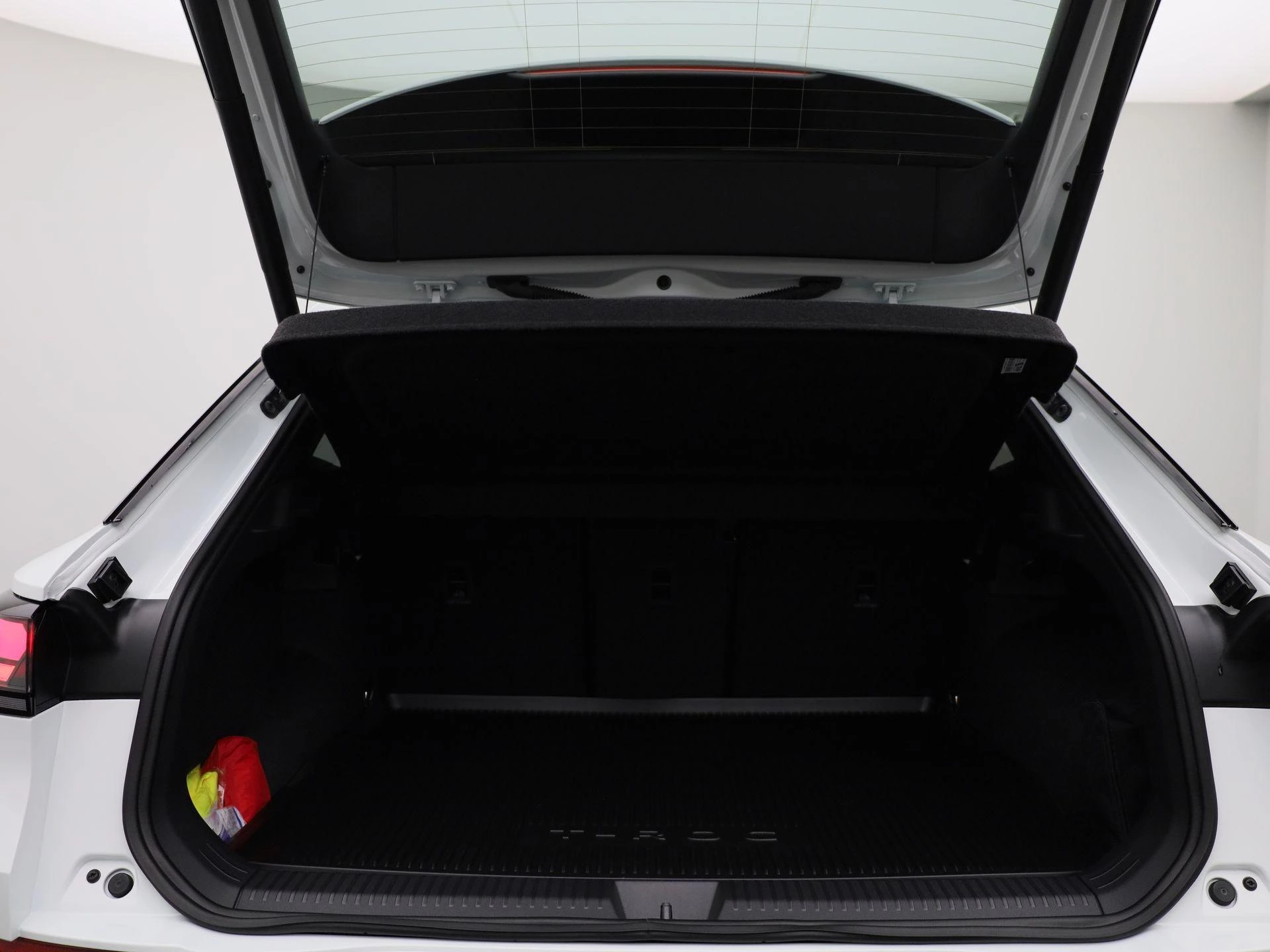 Volkswagen-T-Roc-image-13