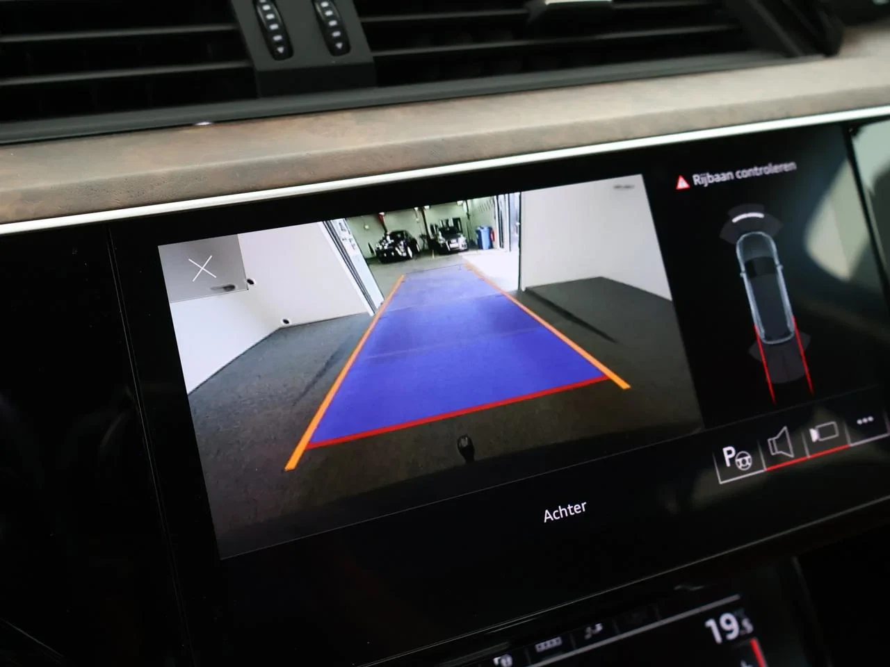 Audi e-tron Audi e-tron 95kWh 55 QUATTRO 408PK *AUTOMAAT*PANODAK*TREKHAAK*BRUIN LEDER*ACC*CAMERA*PDC*NAVI*APP-CONNECT*...*