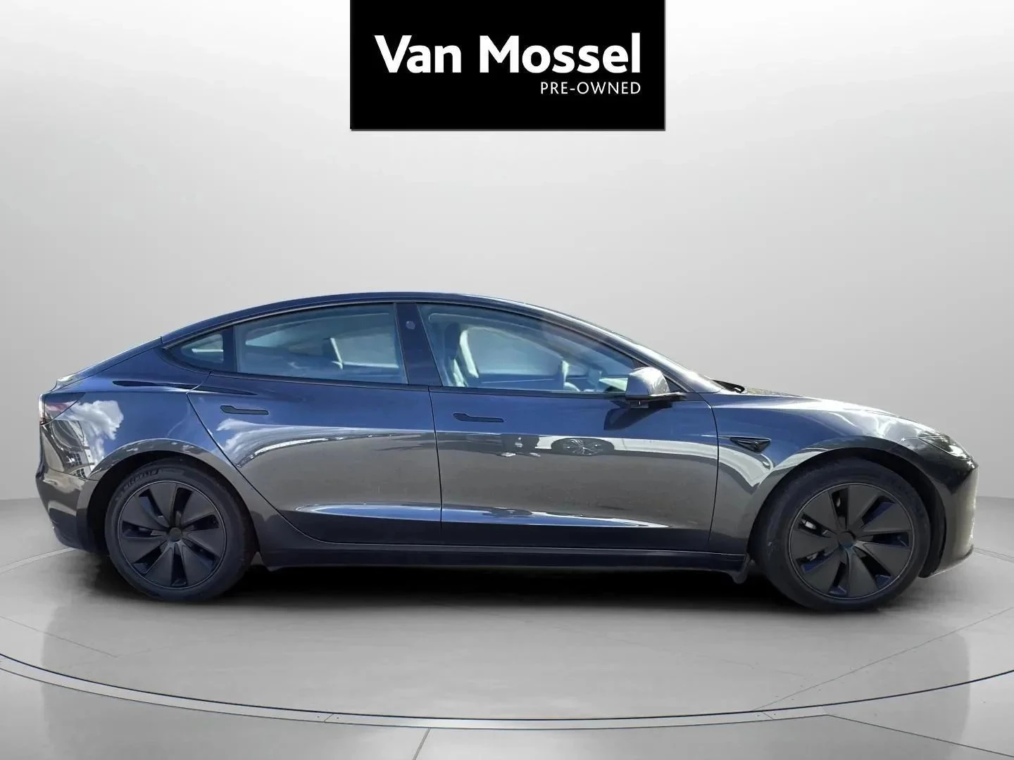 Tesla-Model 3-image-3