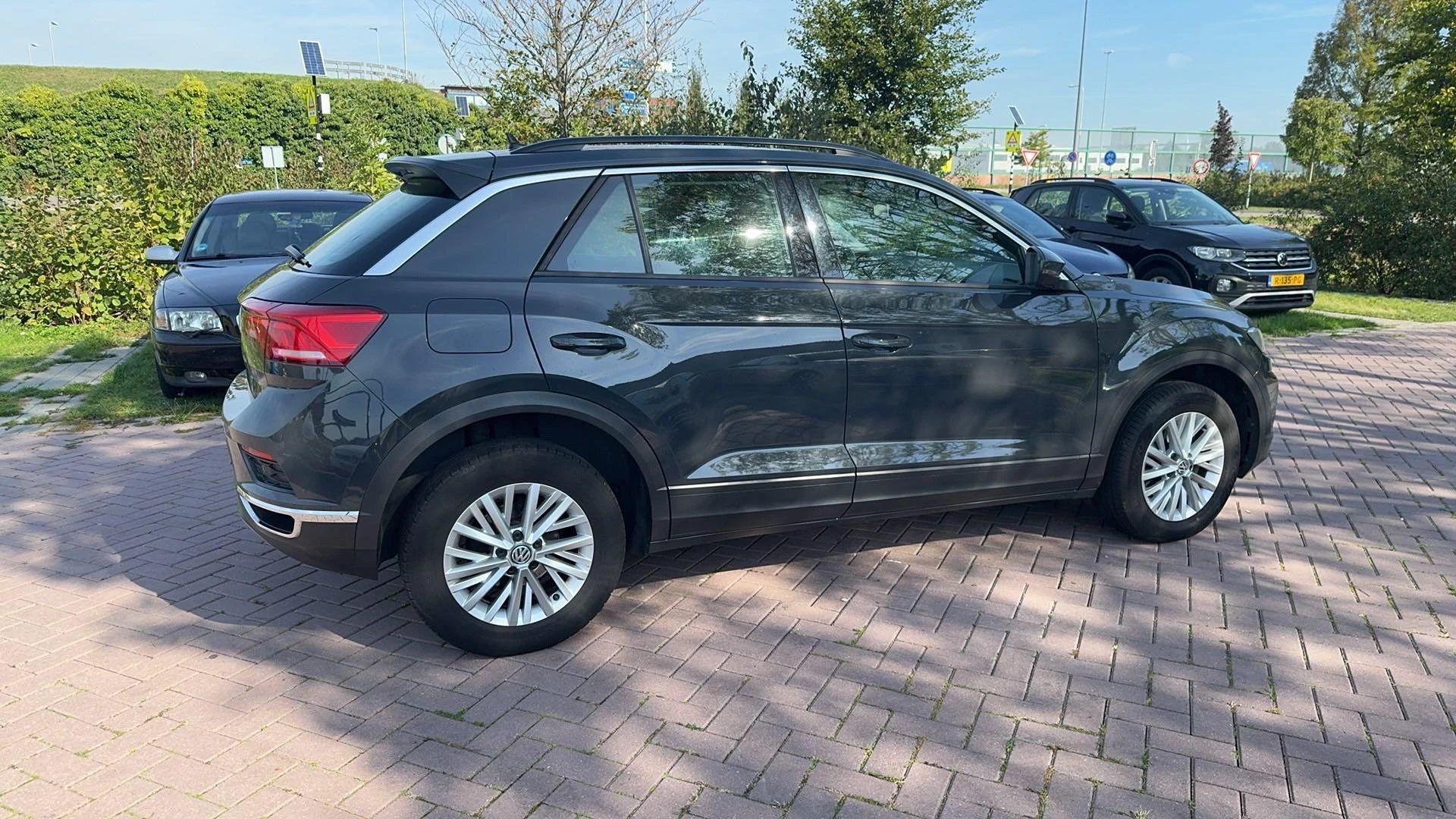 Volkswagen-T-Roc-image-4