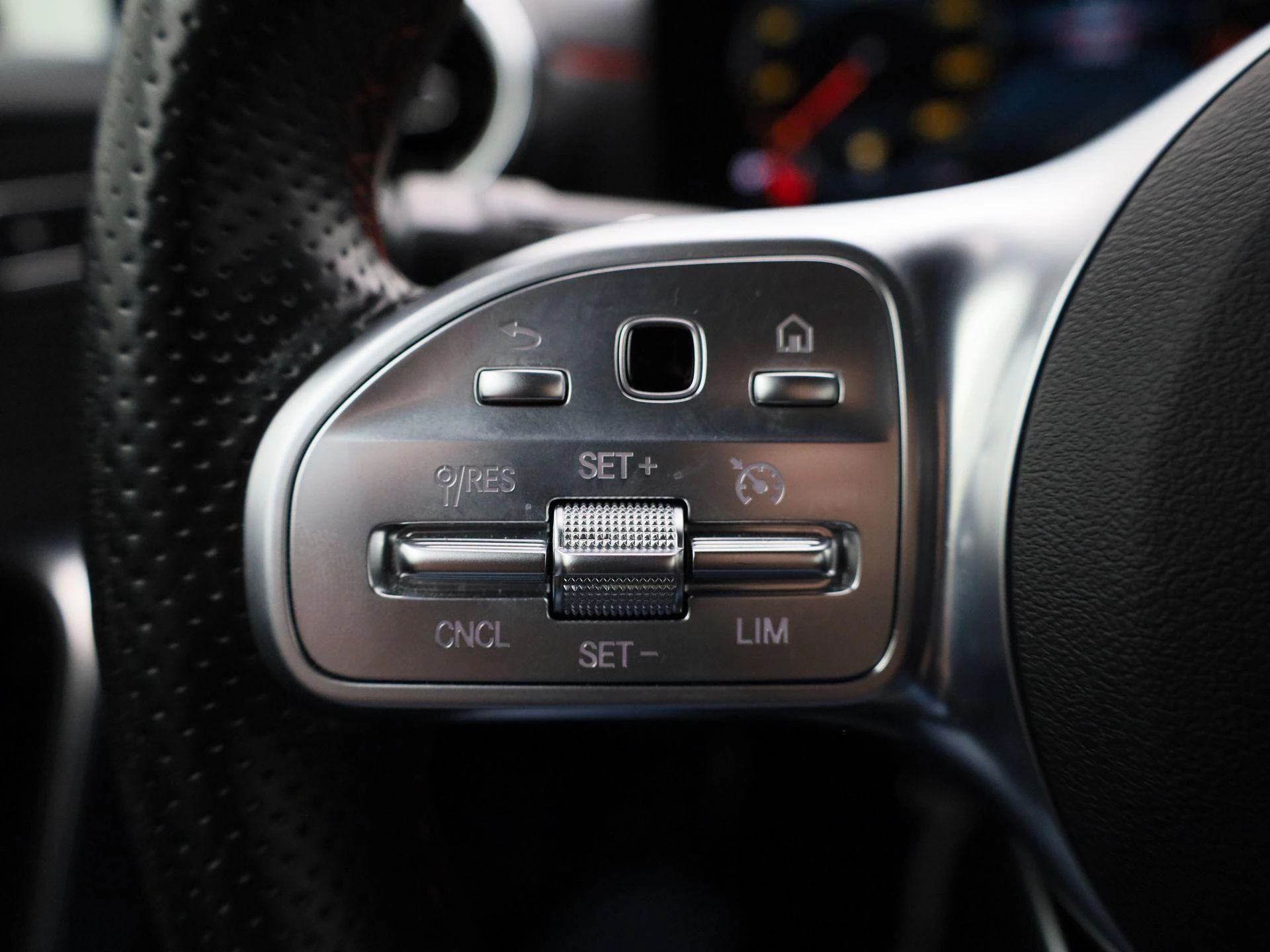 Mercedes-Benz A-Klasse 180 Business Solution AMG