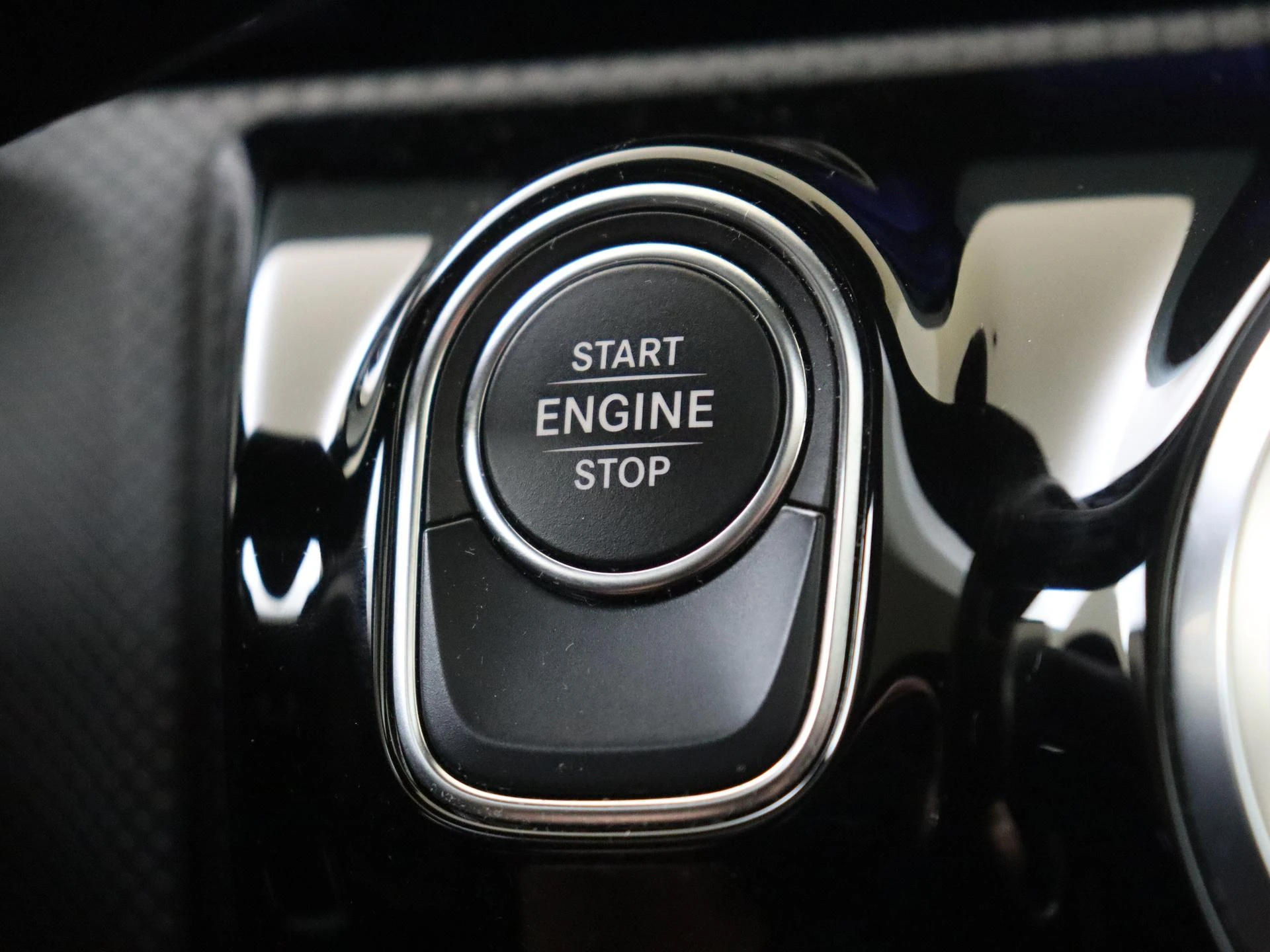 Mercedes-Benz-CLA-image-22