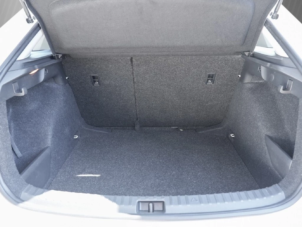 Škoda Scala 1,0 TSI Ambition,LED,ALU,Climatronic Tempomat,Park-Pilot hinten