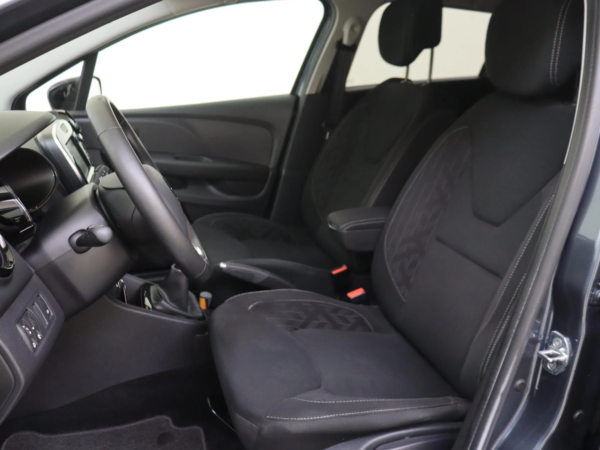 Renault-Clio-image-10