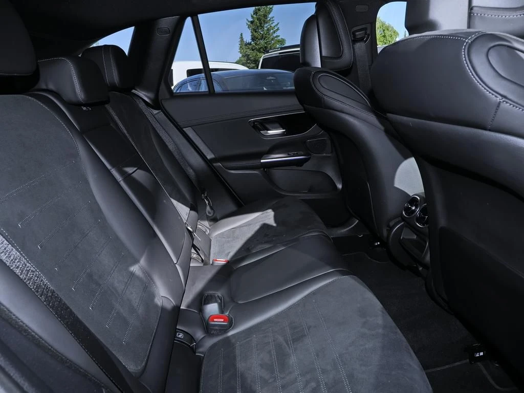 Mercedes-Benz-GLC 300 d-image-14