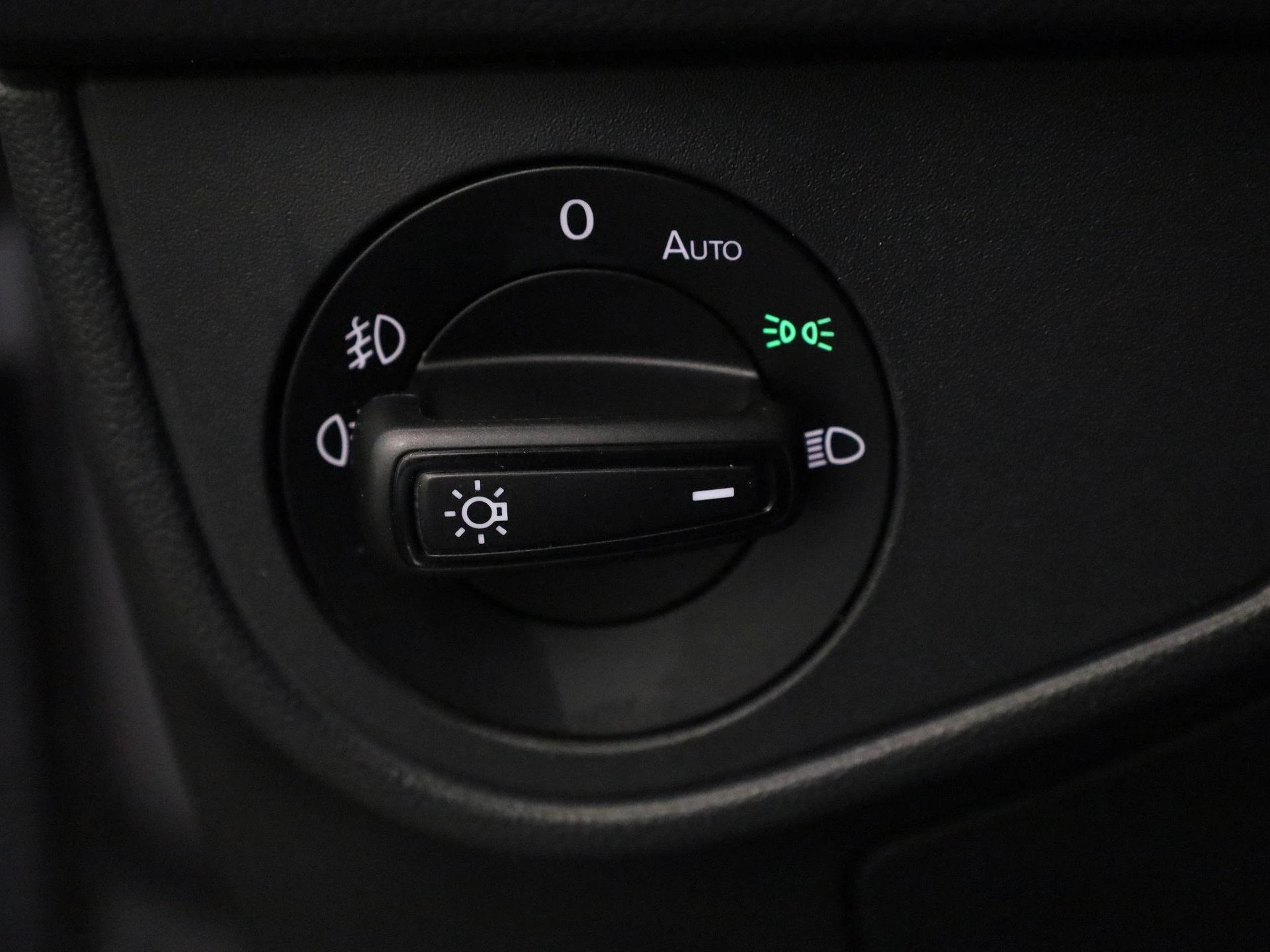 Volkswagen-Polo-image-26
