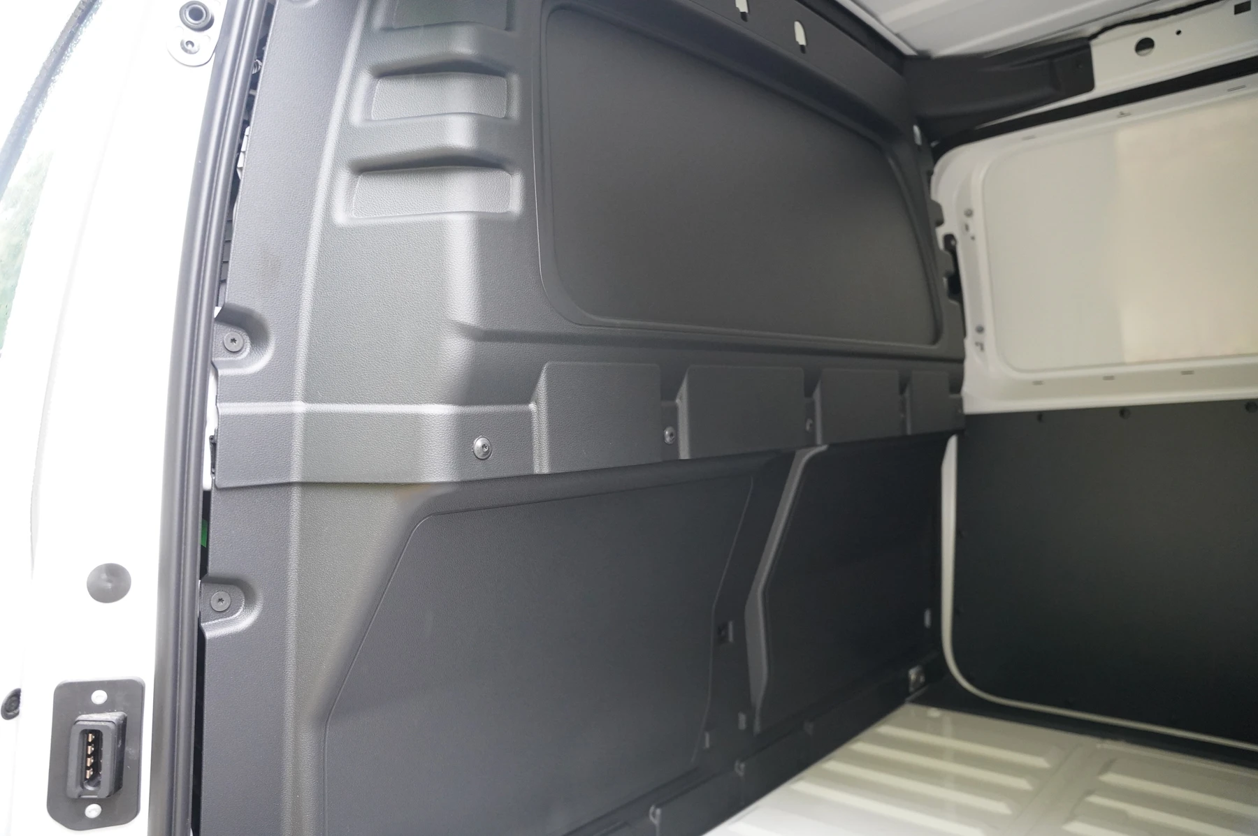 Volkswagen-Caddy-image-32