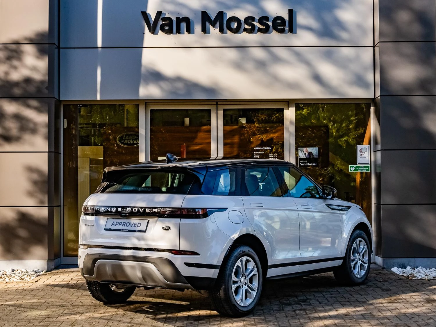 Land Rover-Range Rover Evoque-image-5