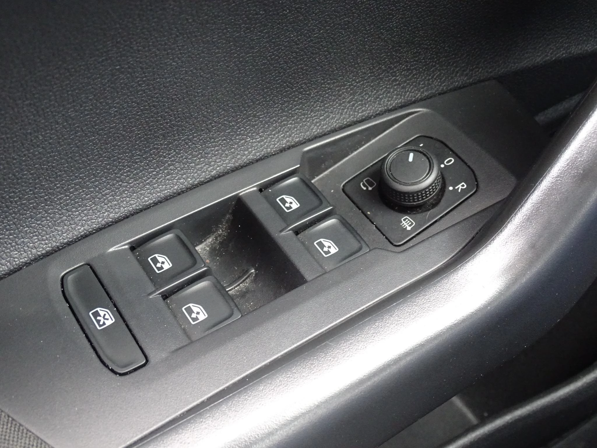 Volkswagen-Taigo-image-24