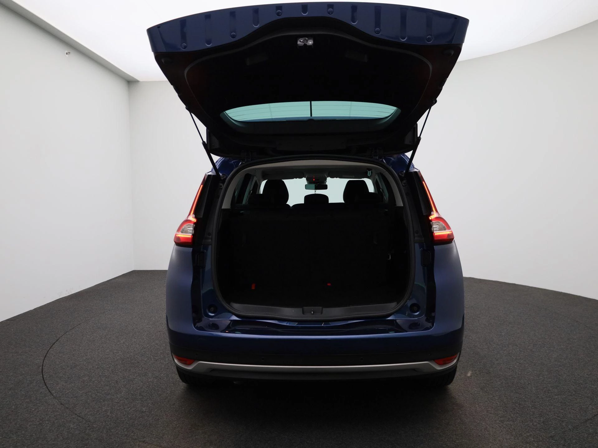 Renault-Grand Scénic-image-10