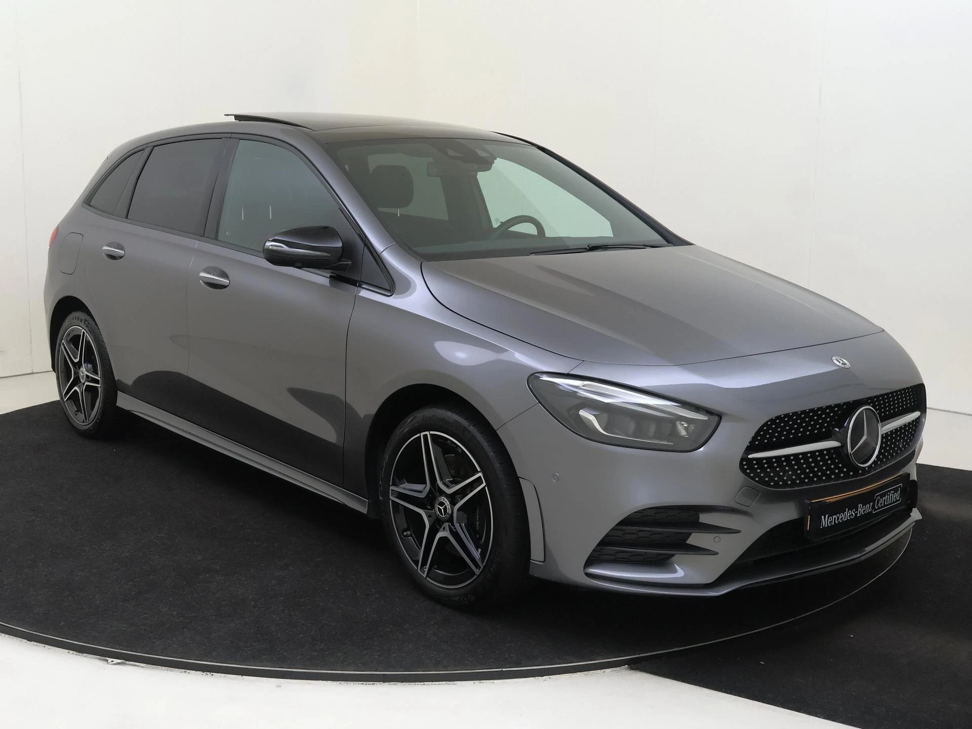 Mercedes-Benz-B-Klasse-image-1