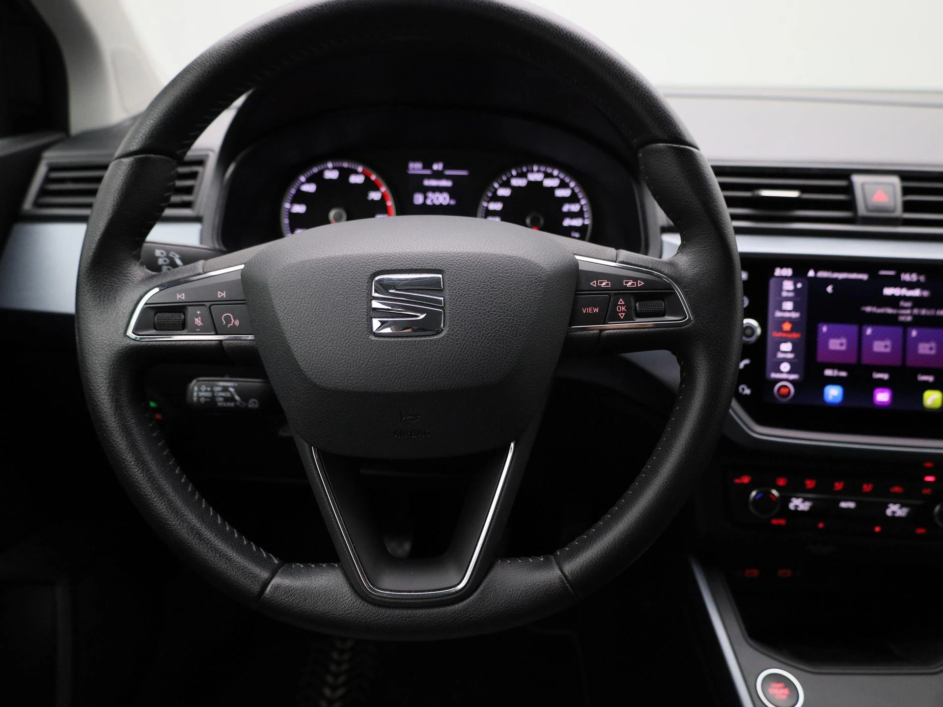 SEAT-Arona-image-6