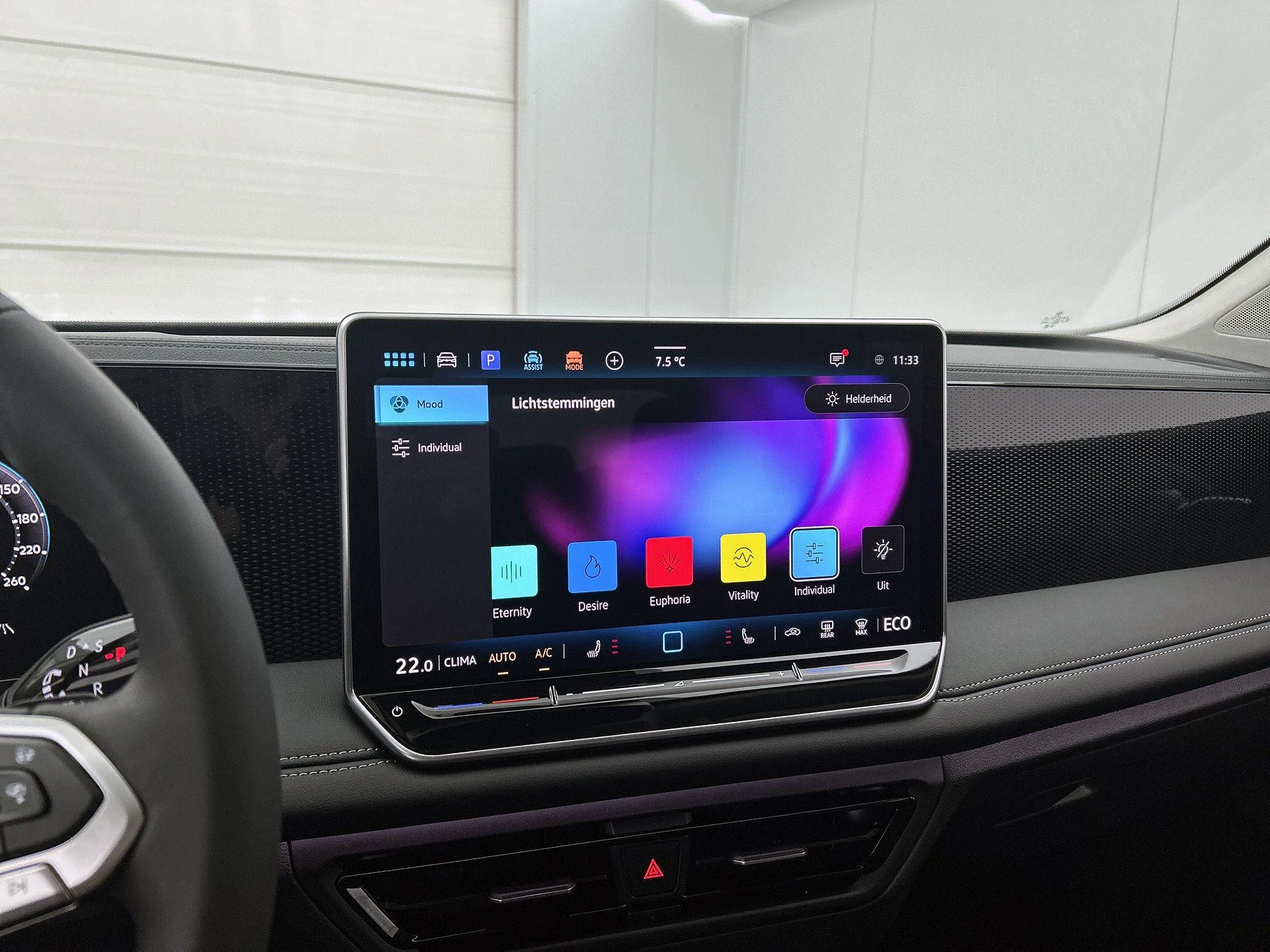 Volkswagen-Tiguan-image-32