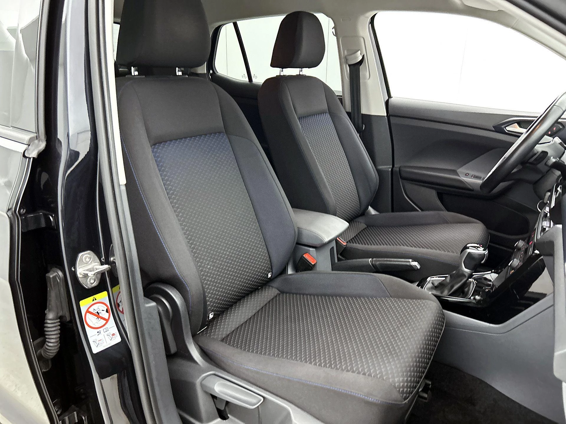 Volkswagen-T-Cross-image-37