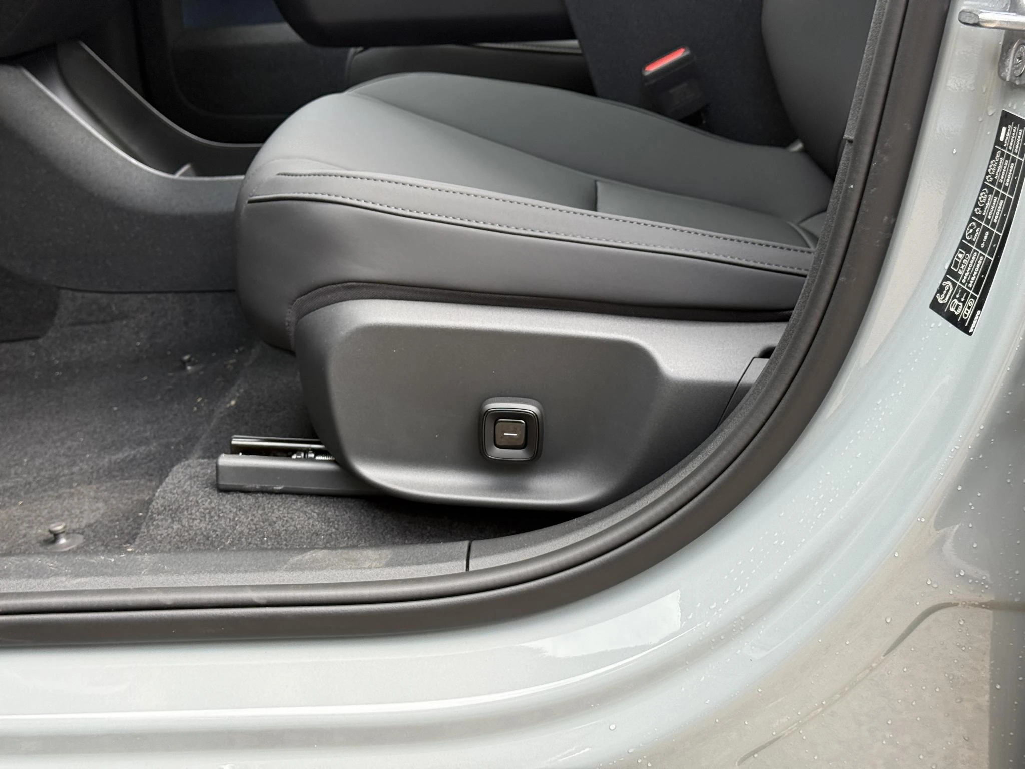 Volvo-EX30-image-16