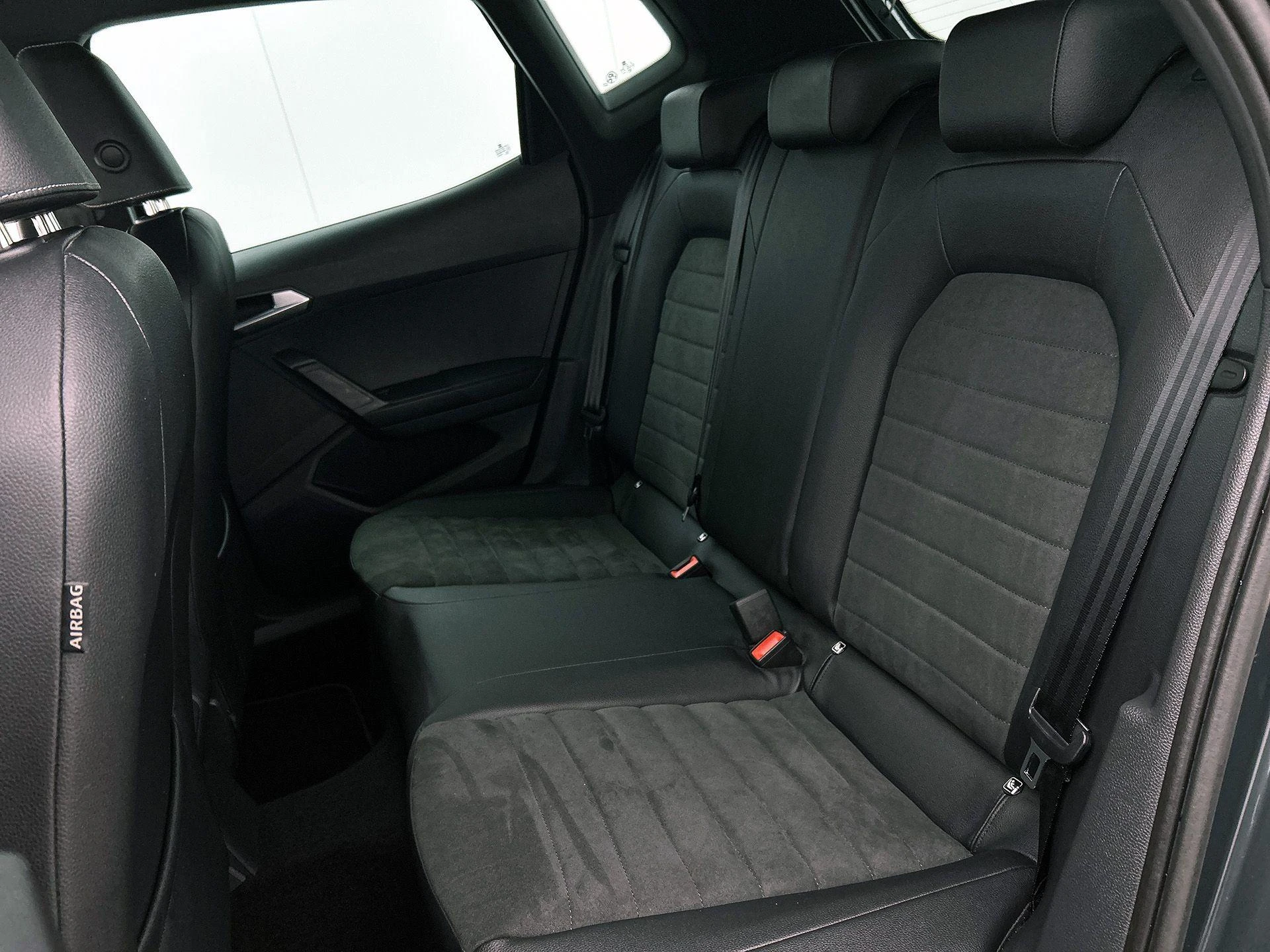 SEAT-Arona-image-26