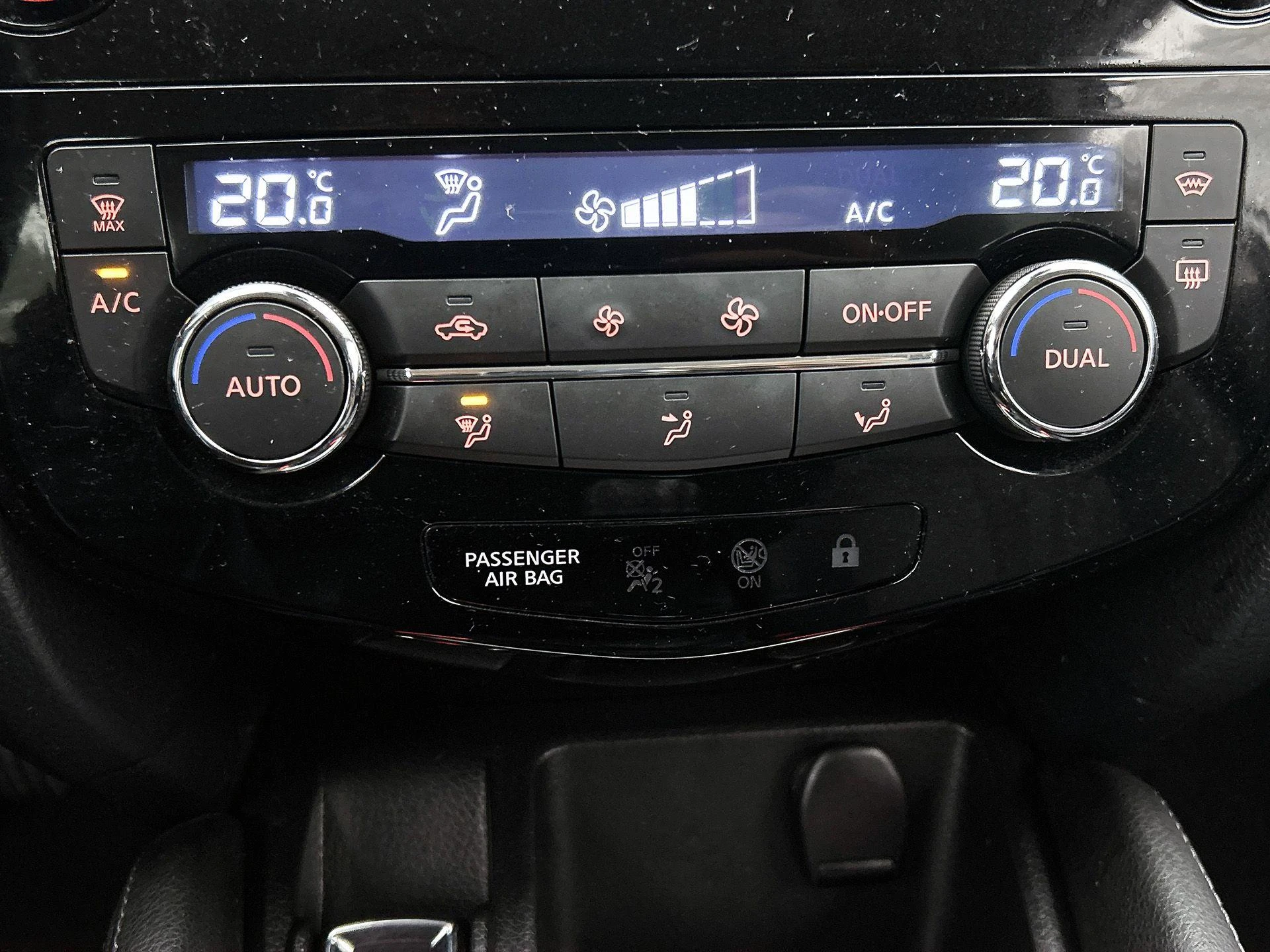 Nissan-QASHQAI-image-19