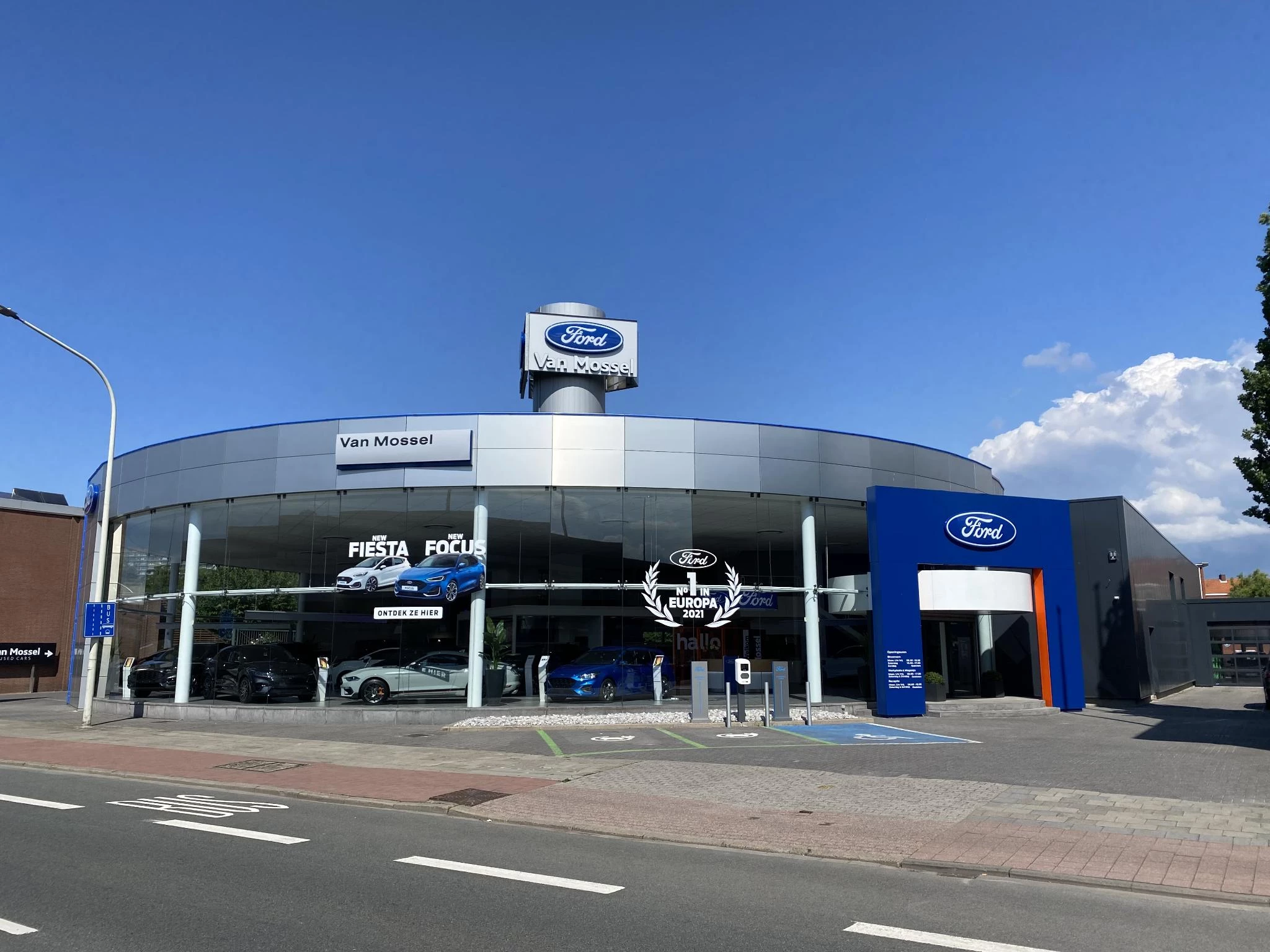 Ford-Galaxy-image-15