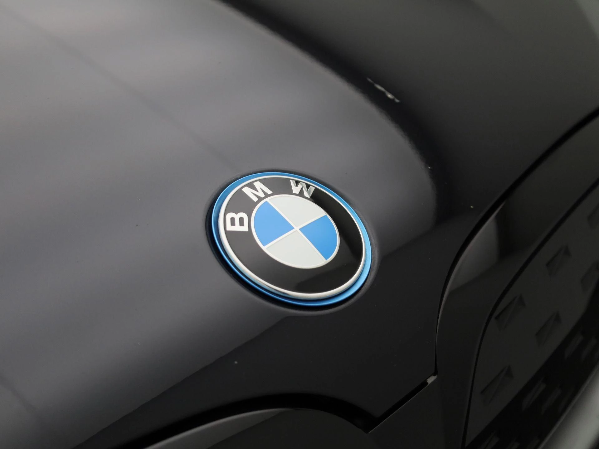 BMW-iX3-image-35