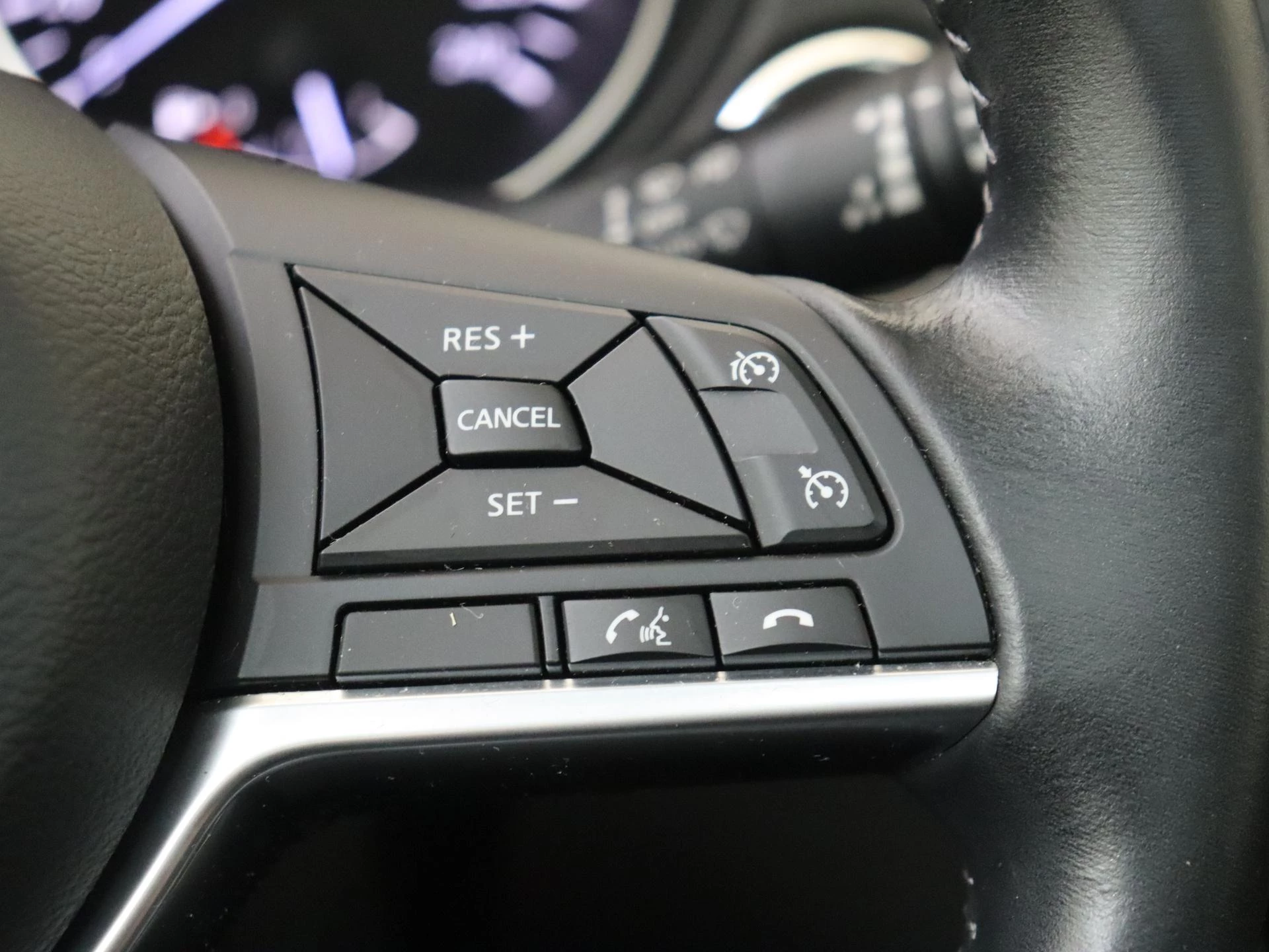 Nissan-QASHQAI-image-17