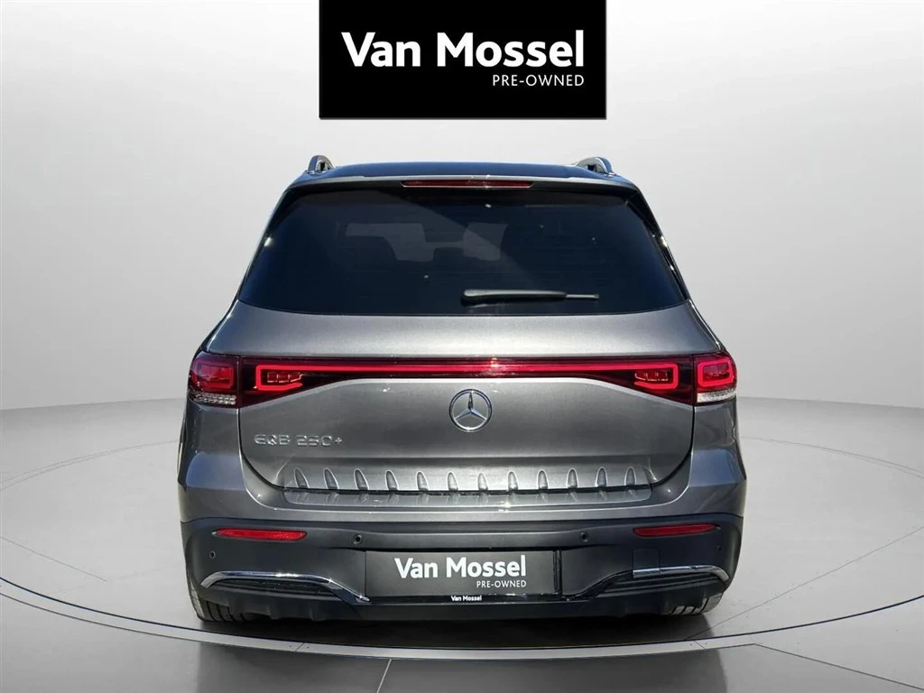 Mercedes-Benz-EQB-image-5