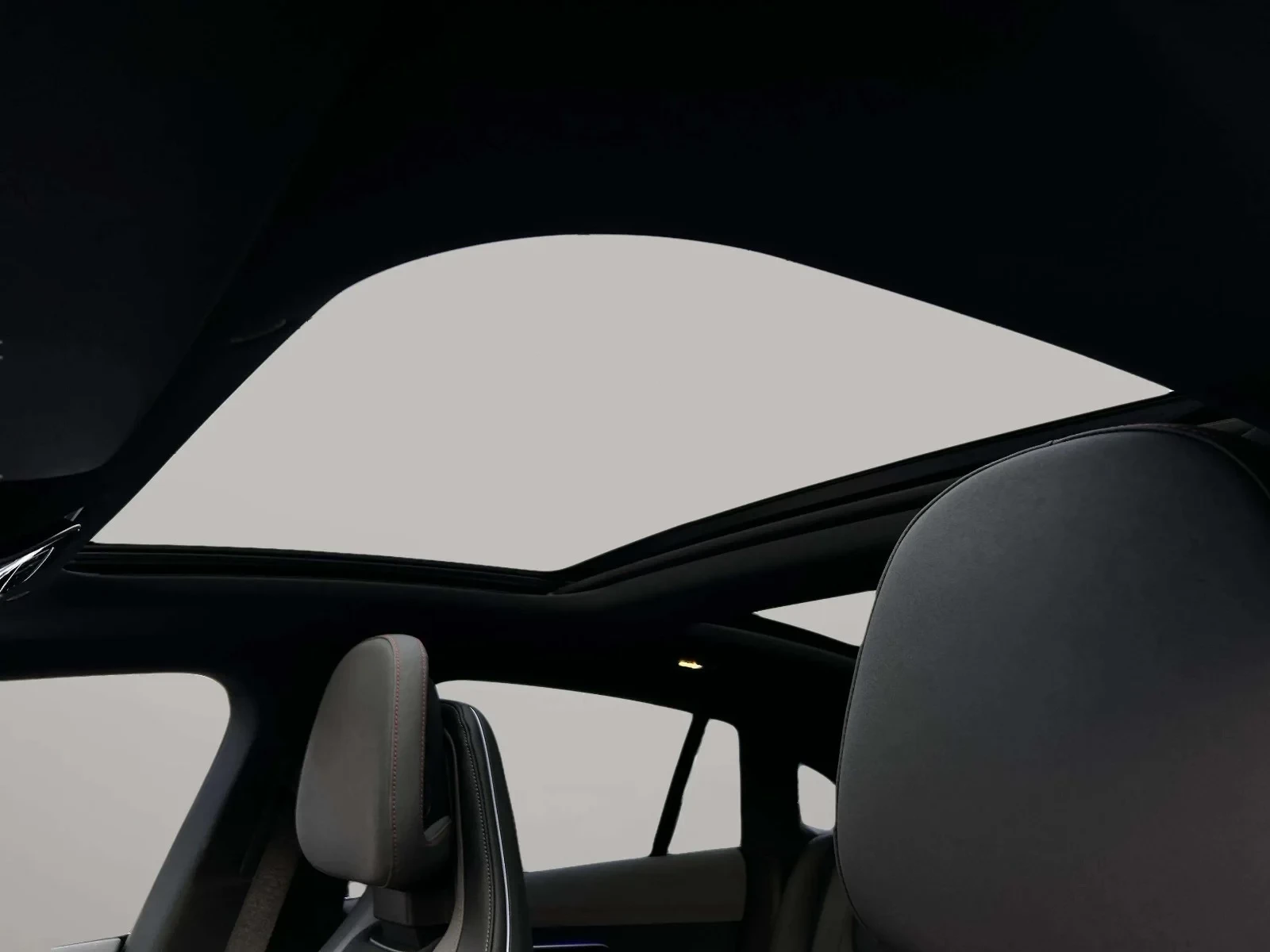 Mercedes-Benz-EQE-image-12