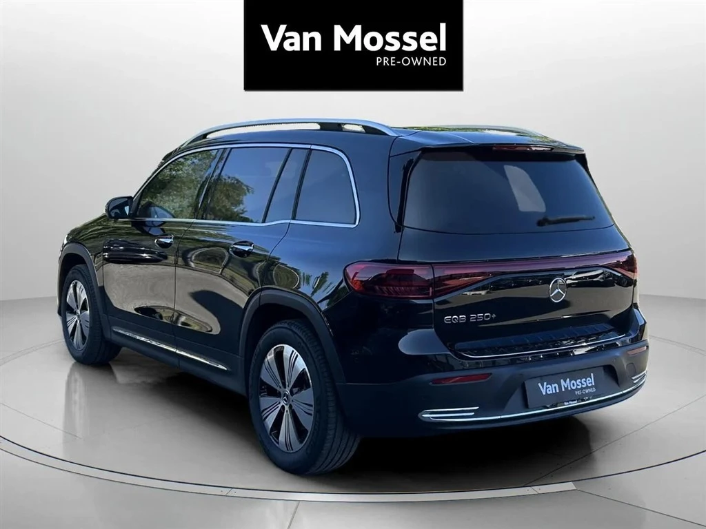 Mercedes-Benz-EQB-image-6