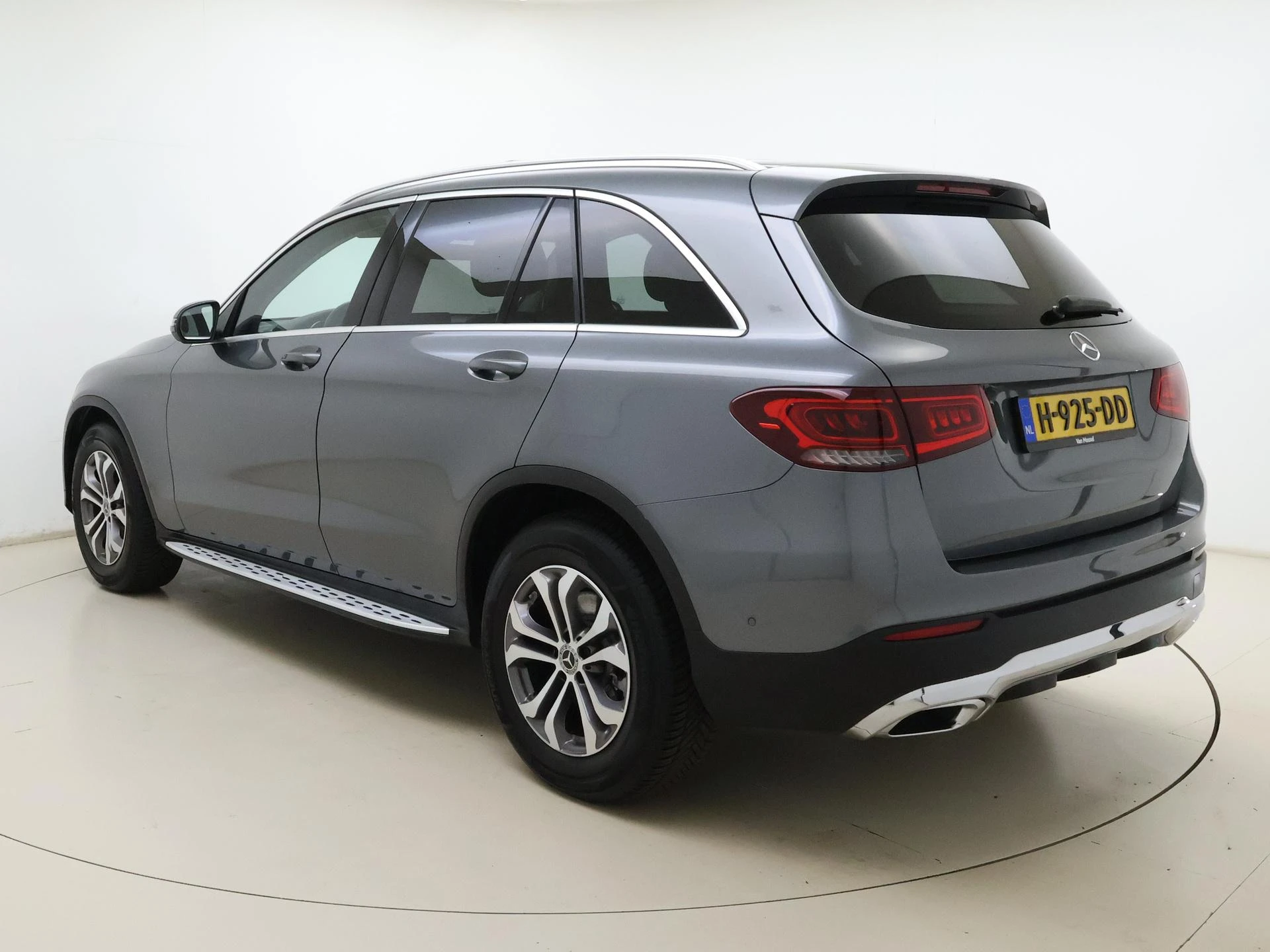 Mercedes-Benz-GLC-image-6