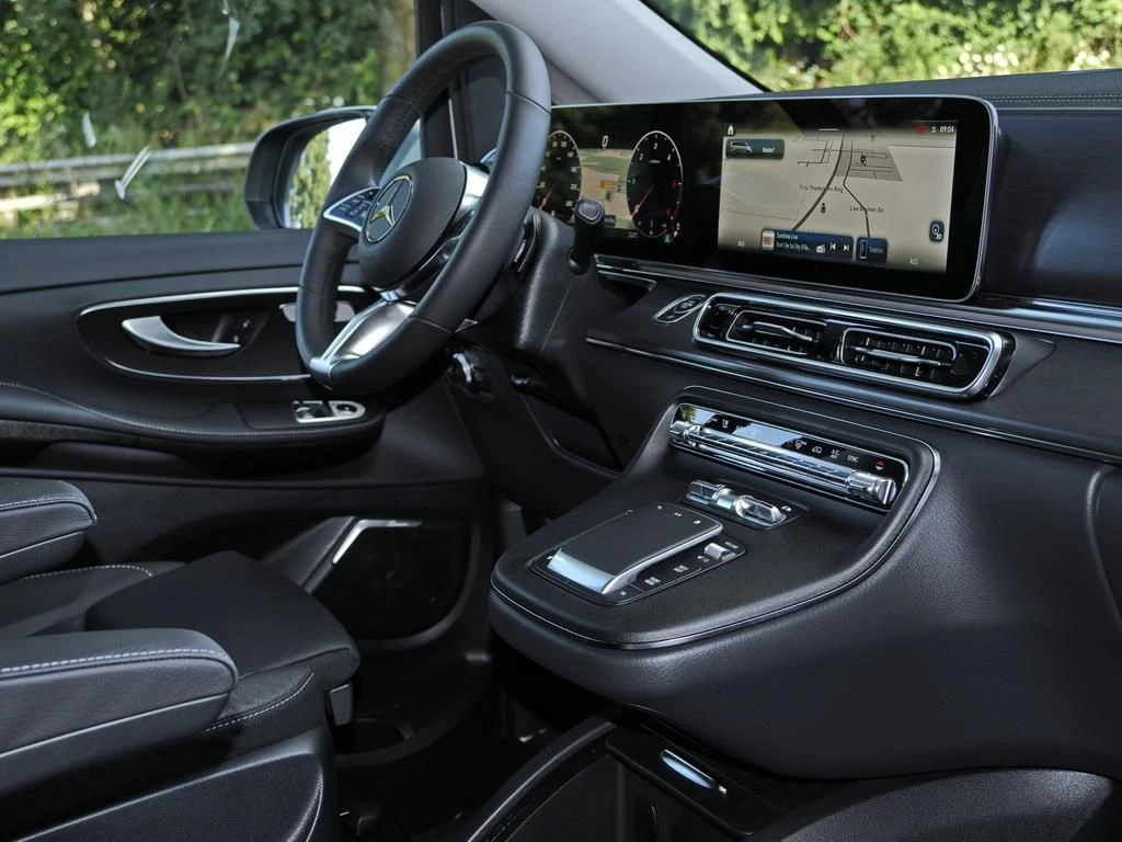 Mercedes-Benz-V-Klasse 220 d-image-8
