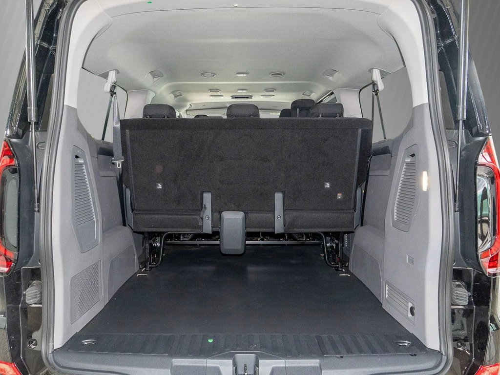 Volkswagen-Transporter-image-5