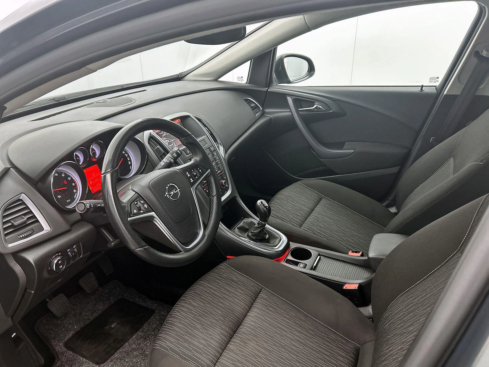 Opel-Astra-image-17