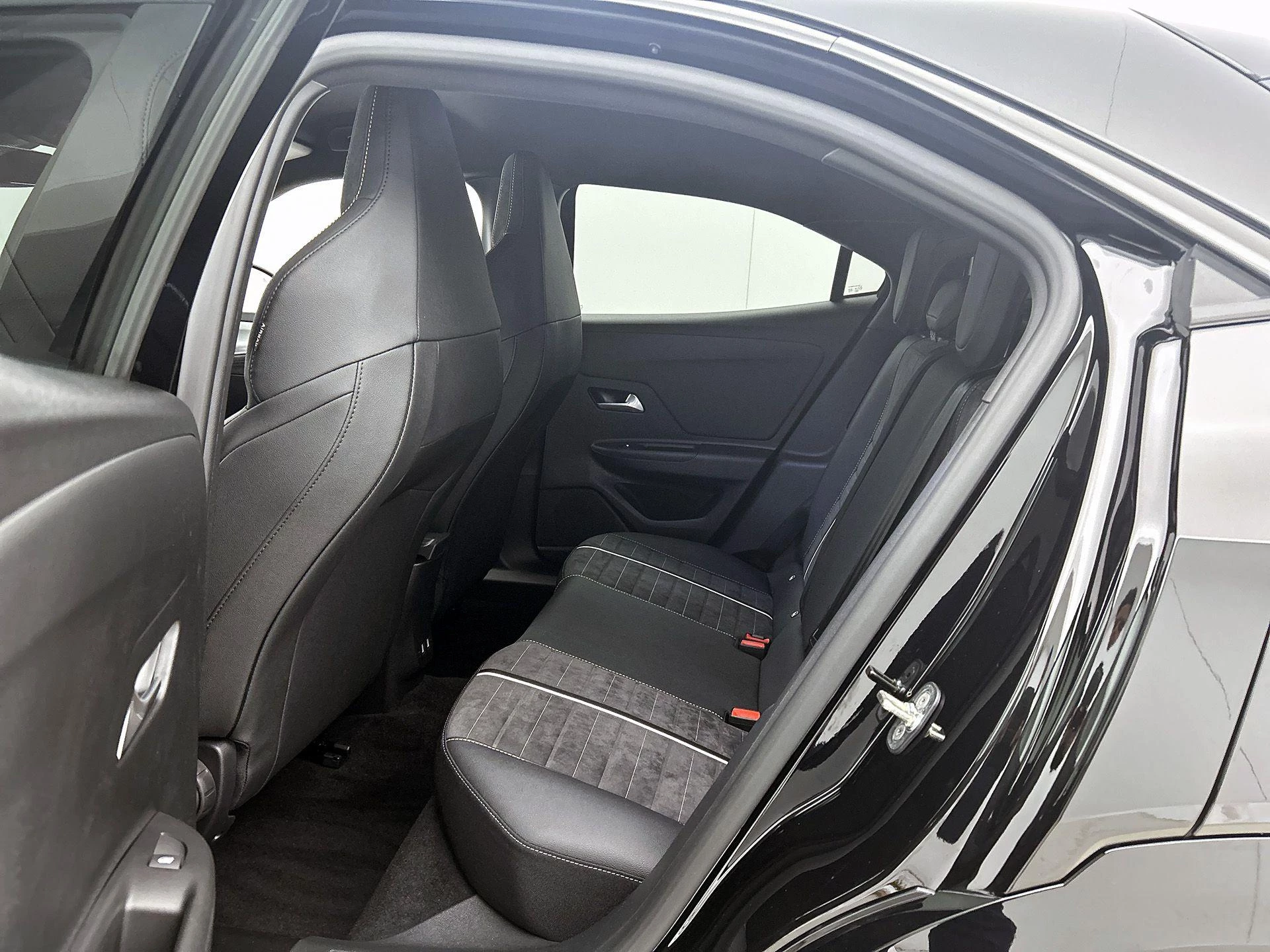Opel-Mokka-e-image-26
