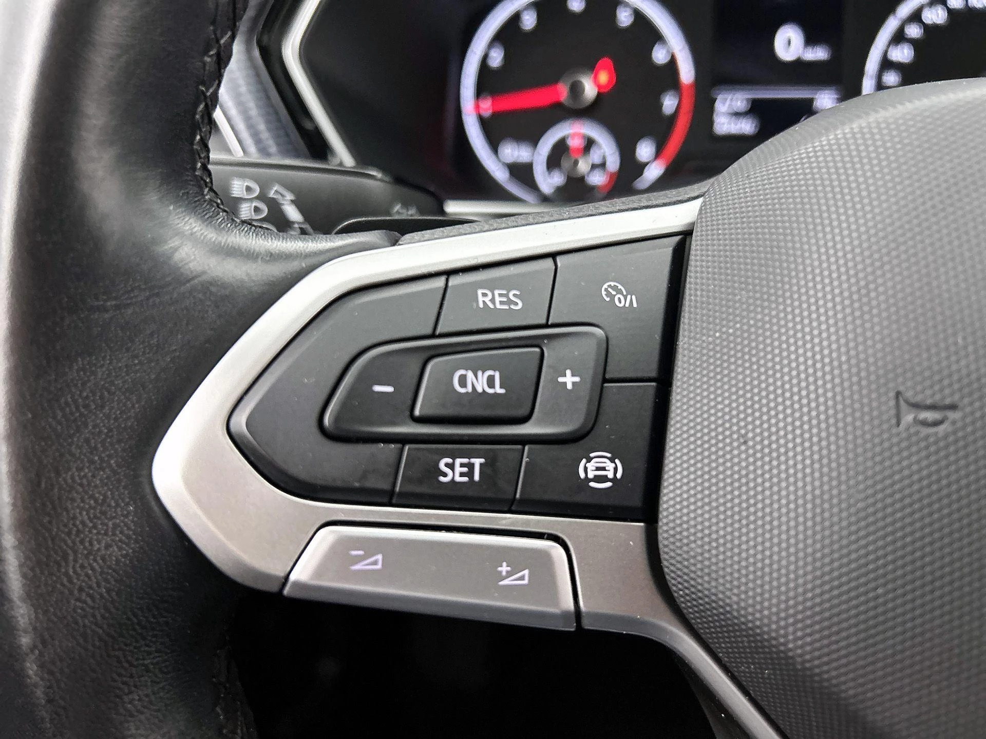 Volkswagen-T-Cross-image-5