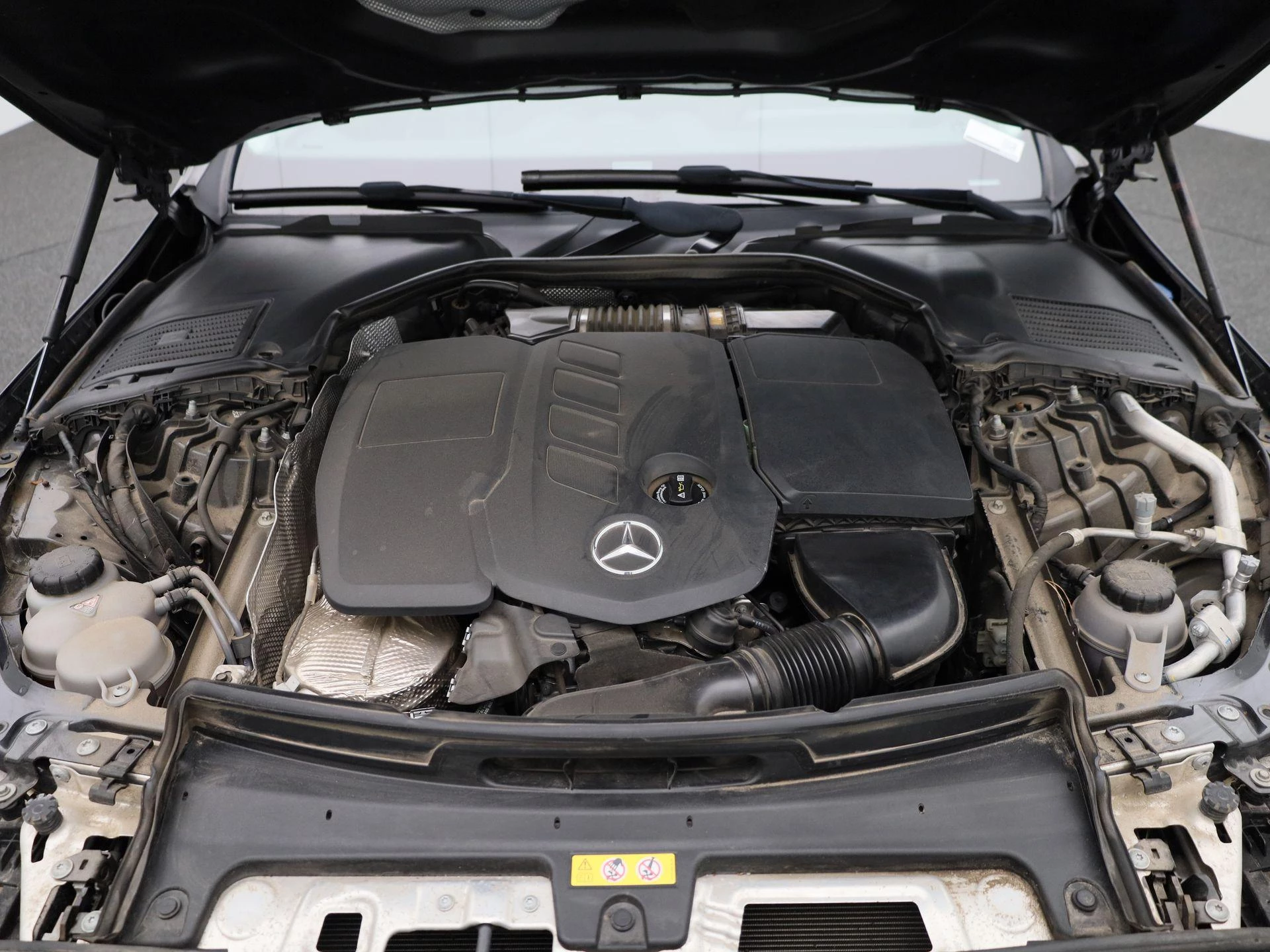 Mercedes-Benz-C-Klasse-image-39